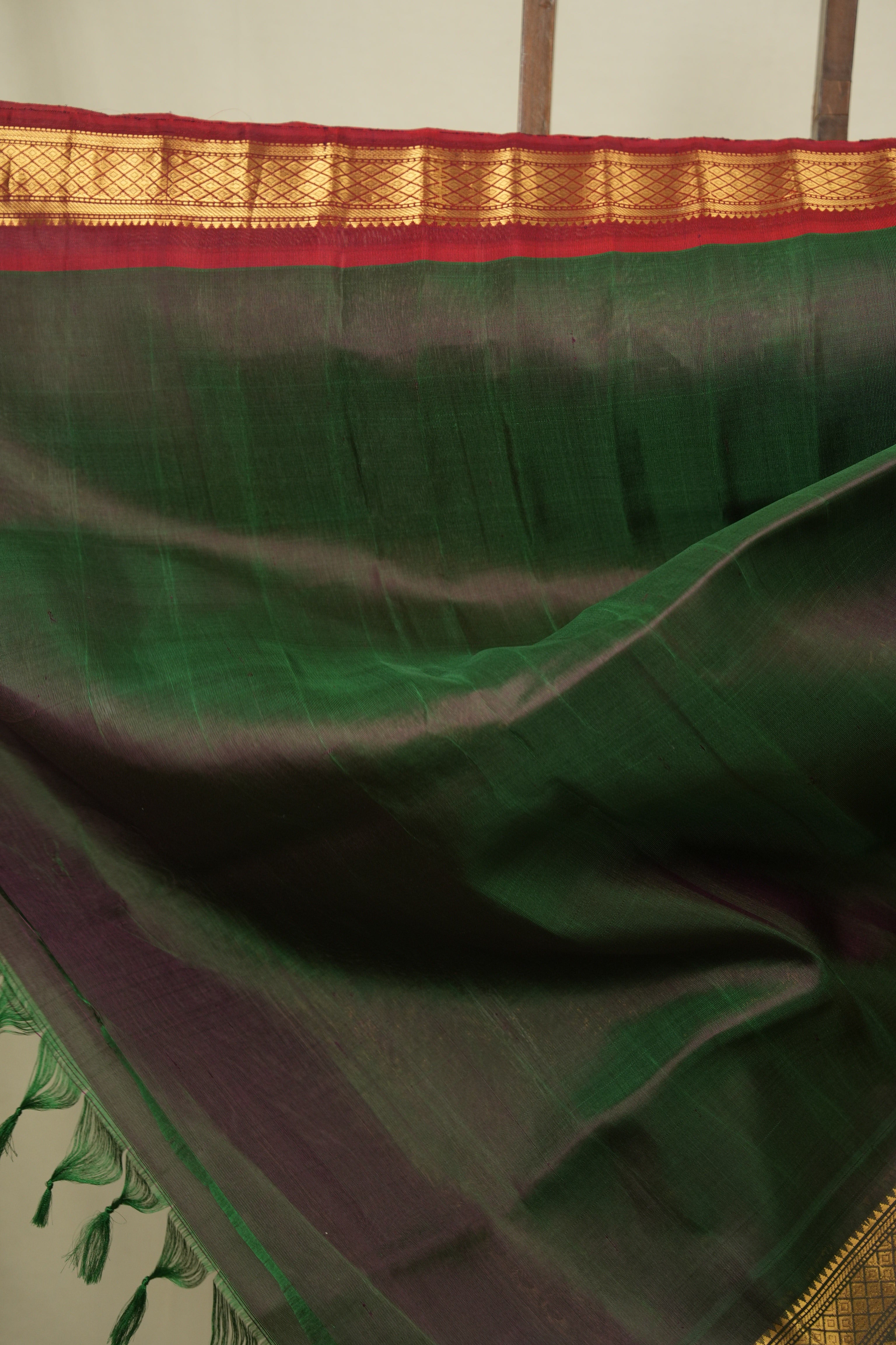 Light Lilac Gadwal Silk Saree - SRLLGSS658