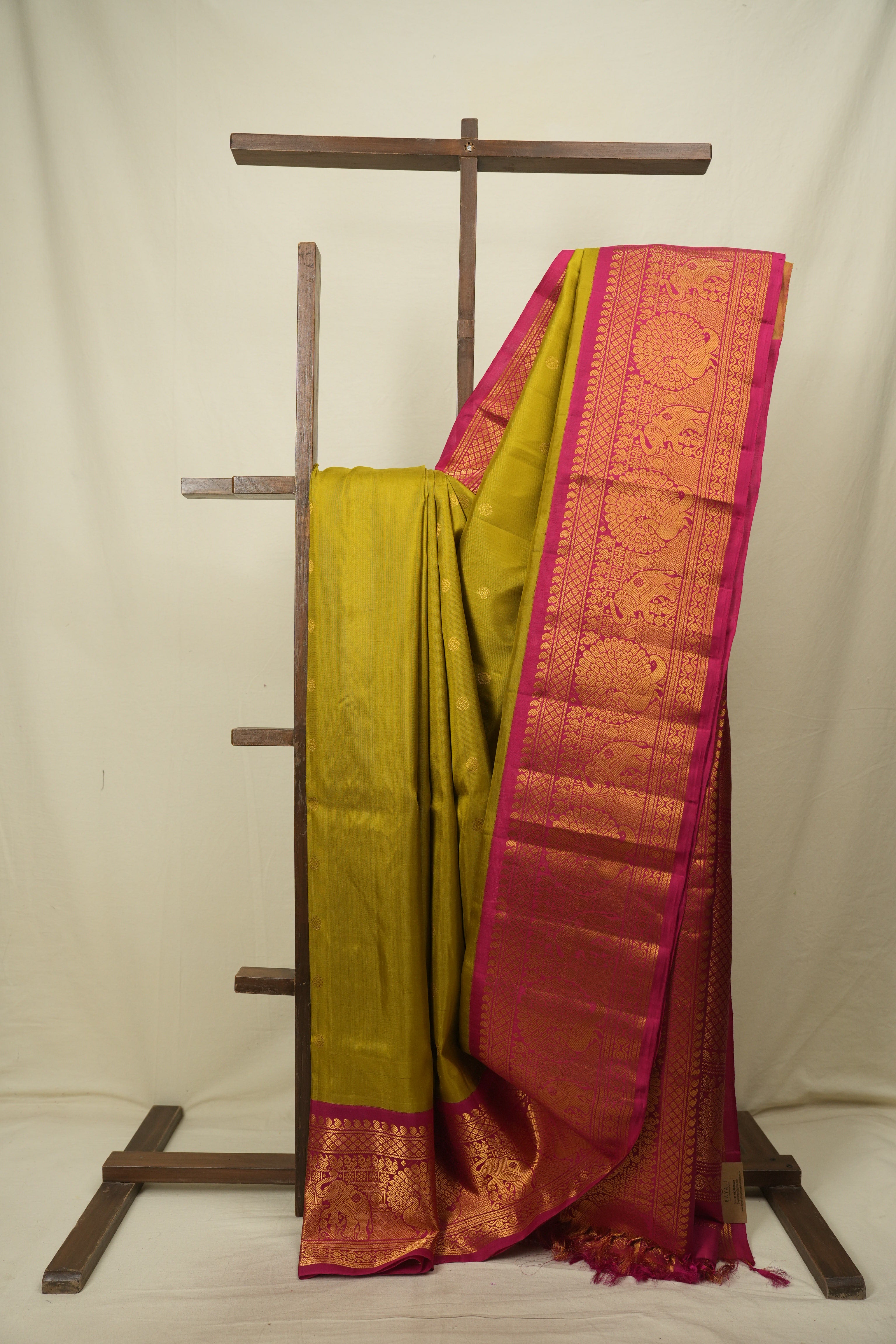Moss Green Gadwal Silk Saree - SRMGGSS656