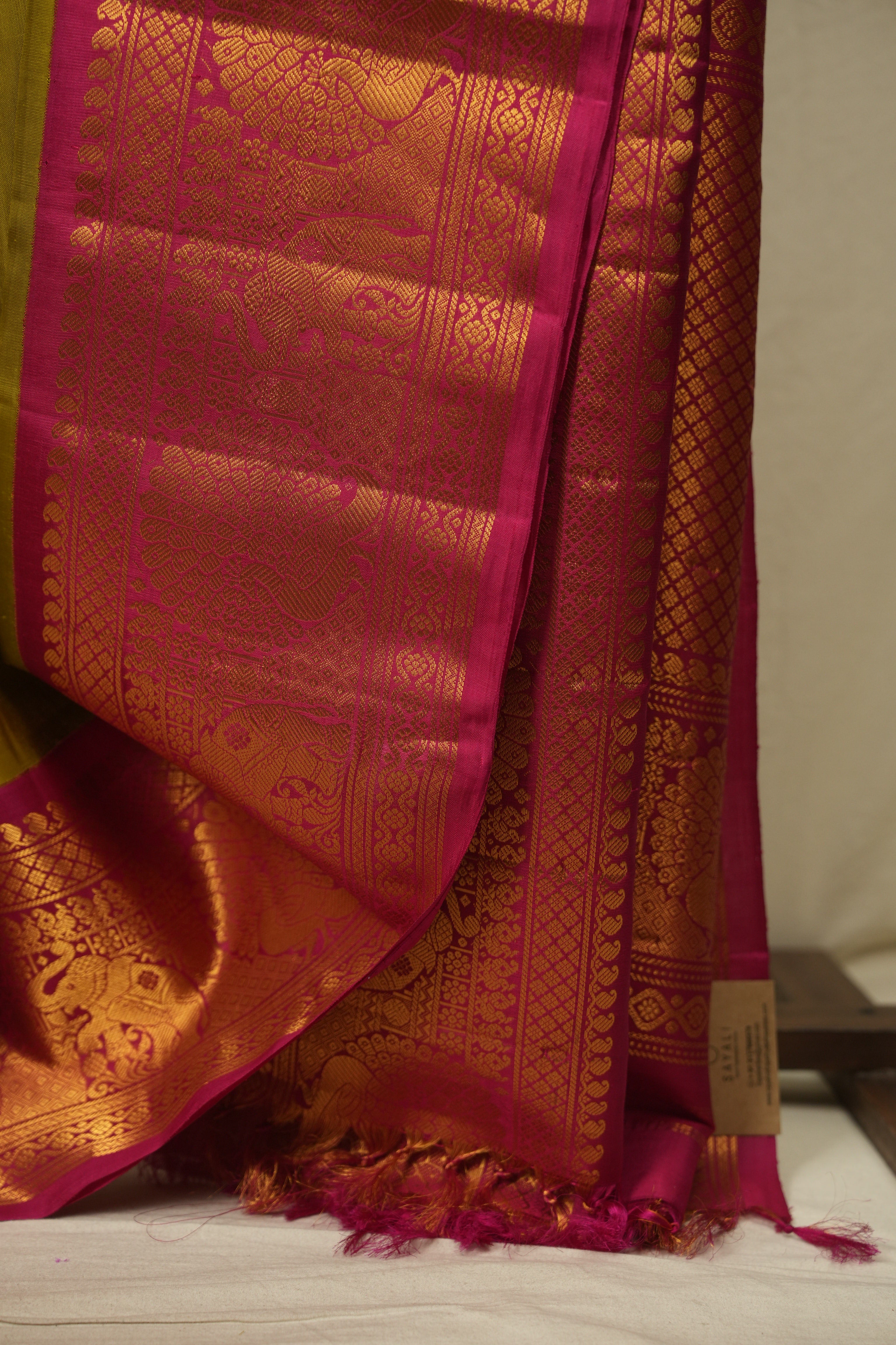 Moss Green Gadwal Silk Saree - SRMGGSS656