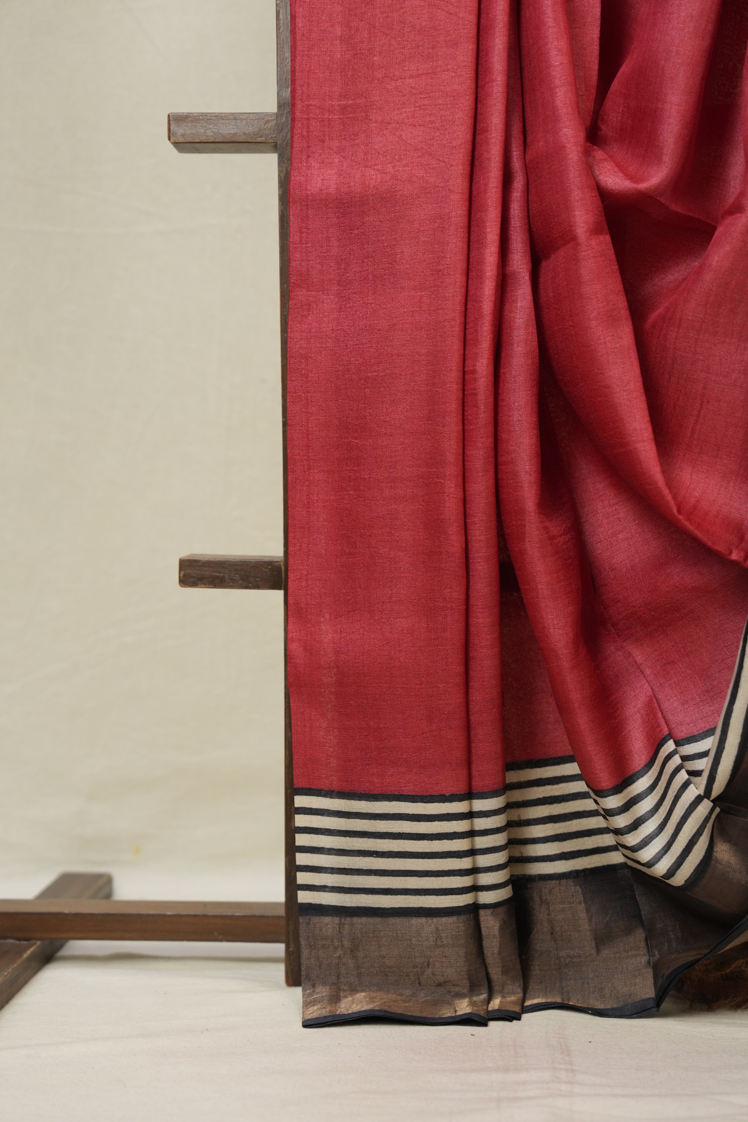 Red HBP Tussar Silk Saree - SRRHTSS750
