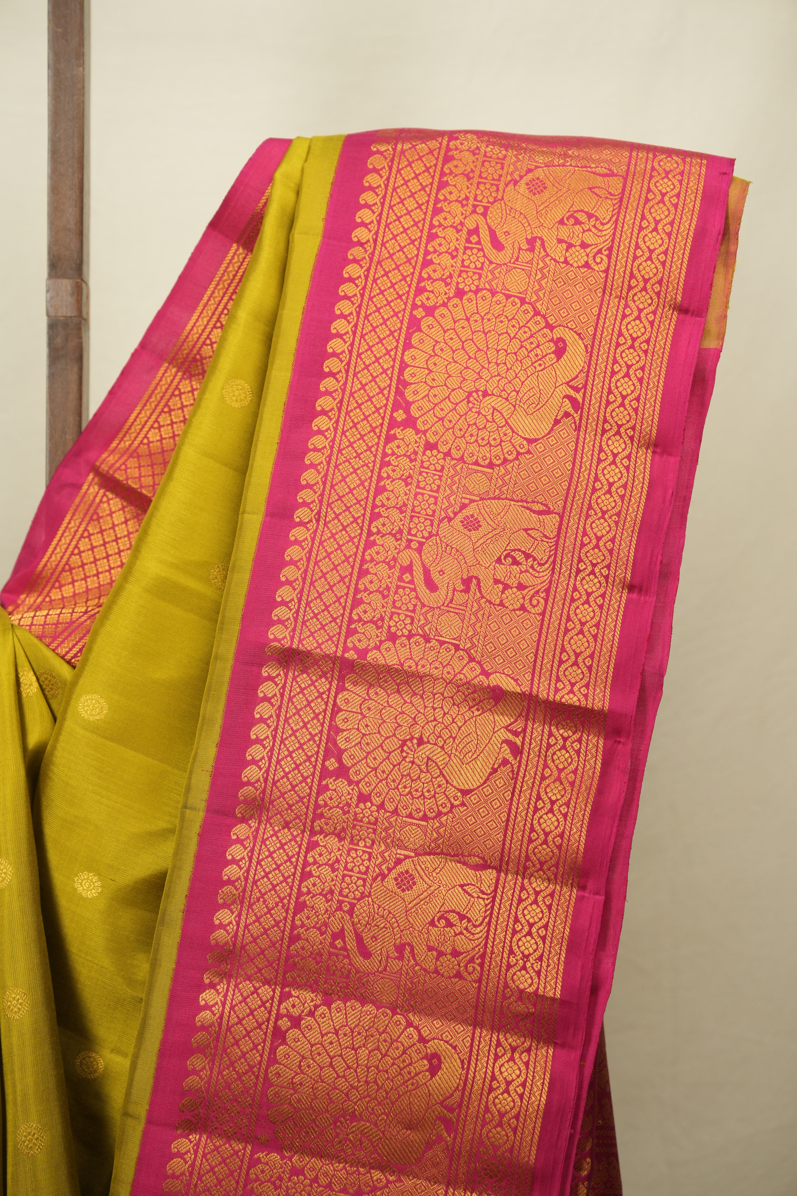 Moss Green Gadwal Silk Saree - SRMGGSS656