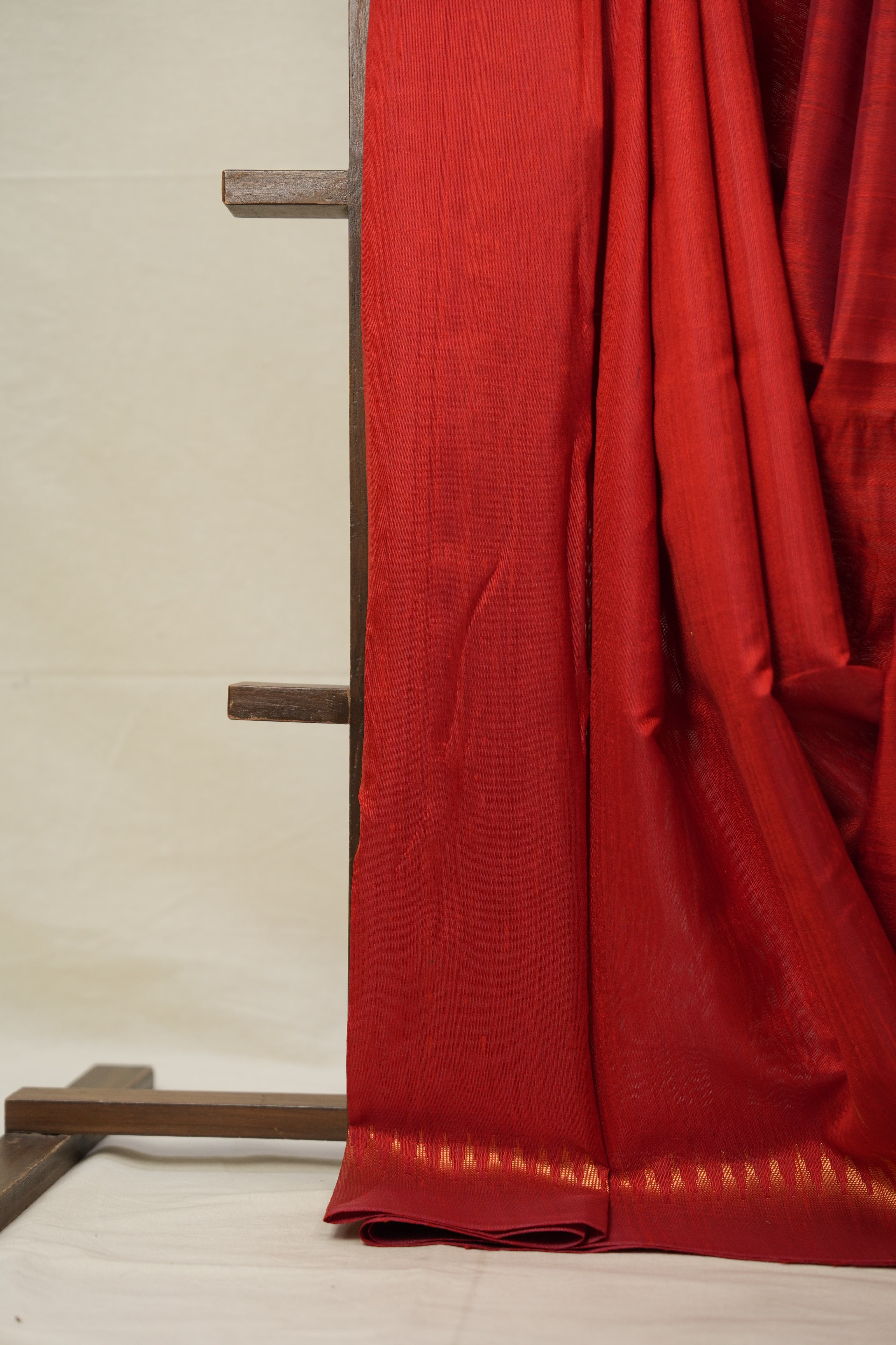 Red Raw Silk Saree - SRRRSS873