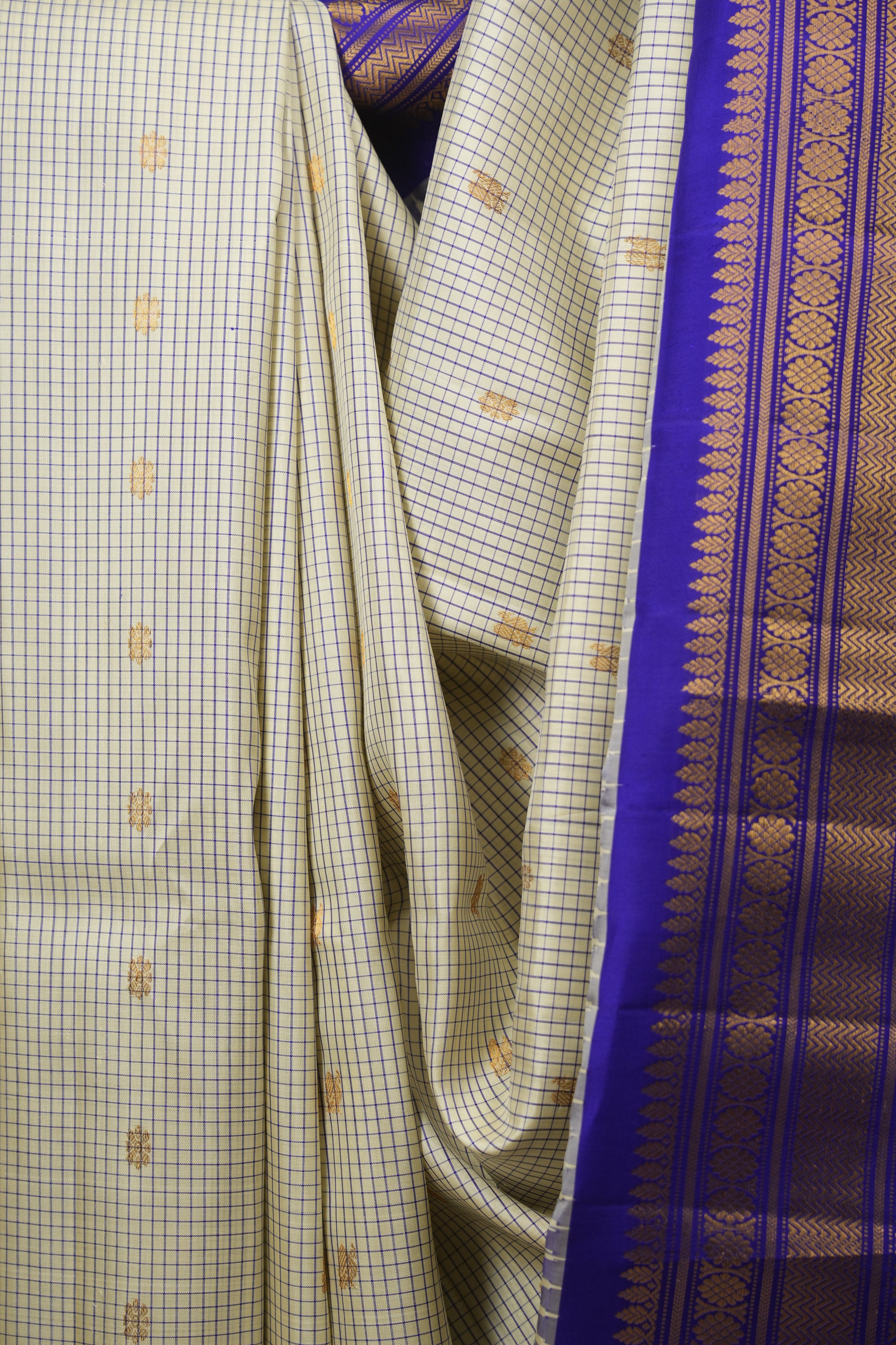 Off White Gadwal Silk Saree - SROWGSS654