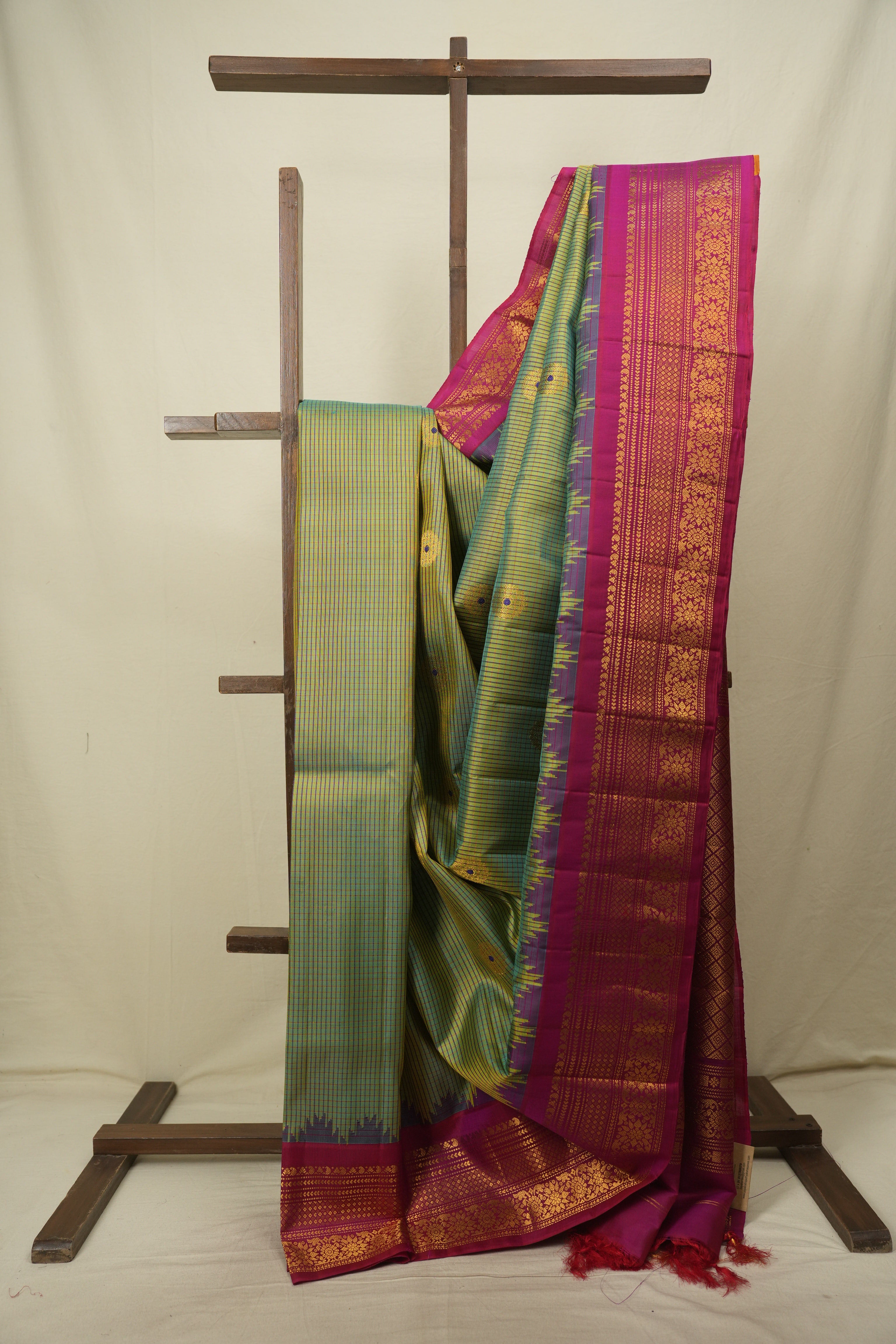 Dual Tone Green Gadwal Silk Saree - SRDTGGSS653