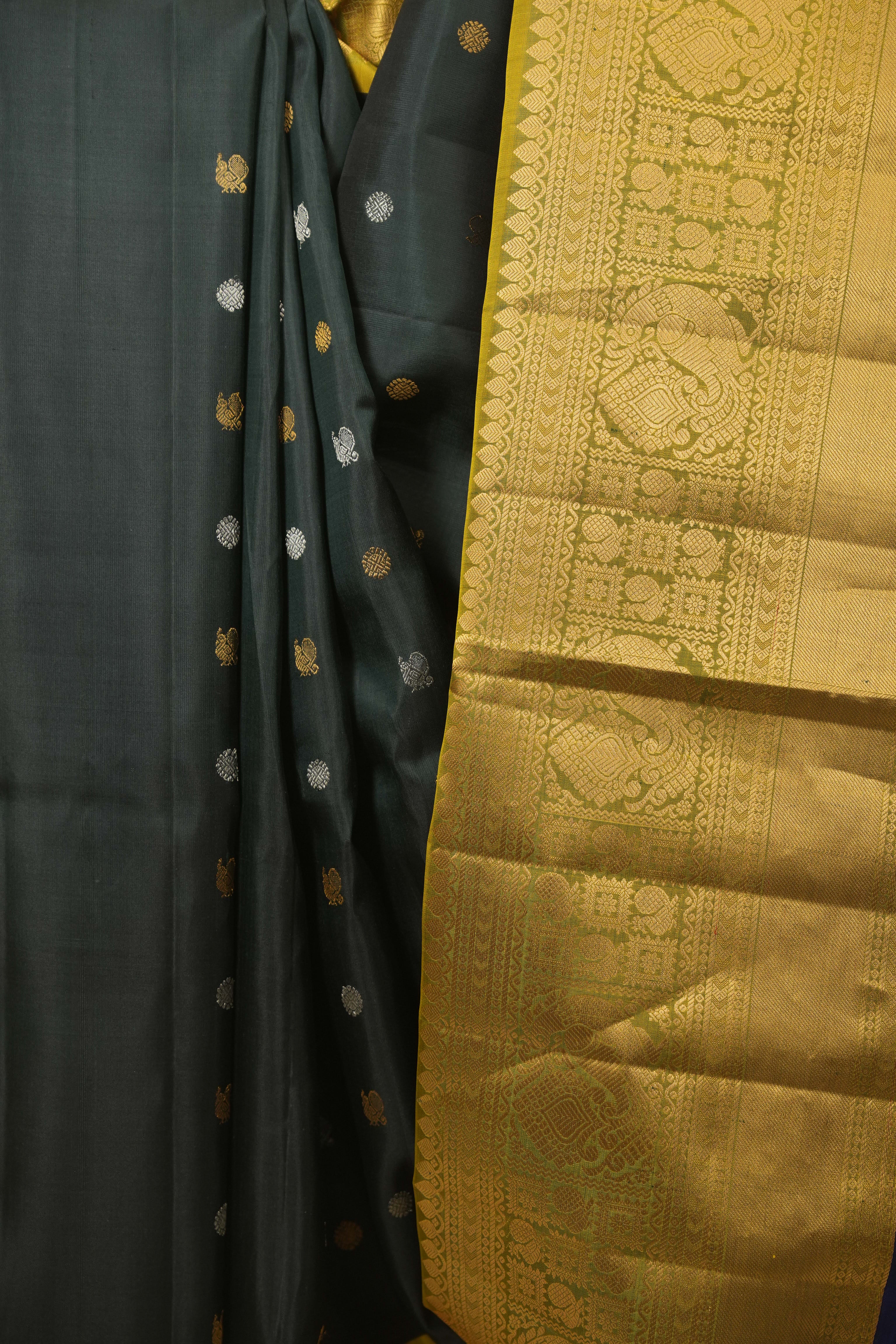 Bottle Green Gadwal Silk Saree - SRBGGSS657