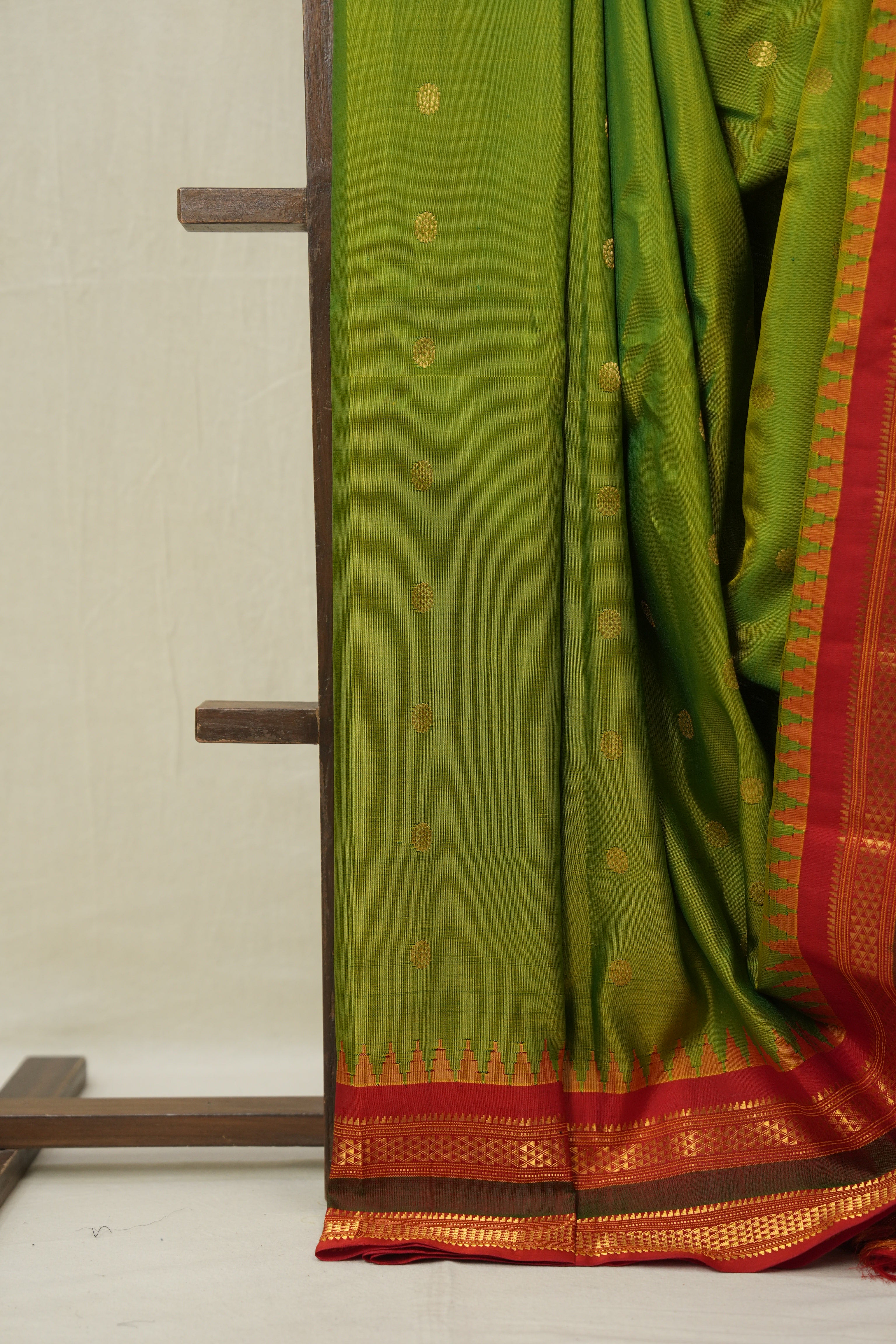 Two Tone Green Gadwal Silk Saree - SRTTGGSS622