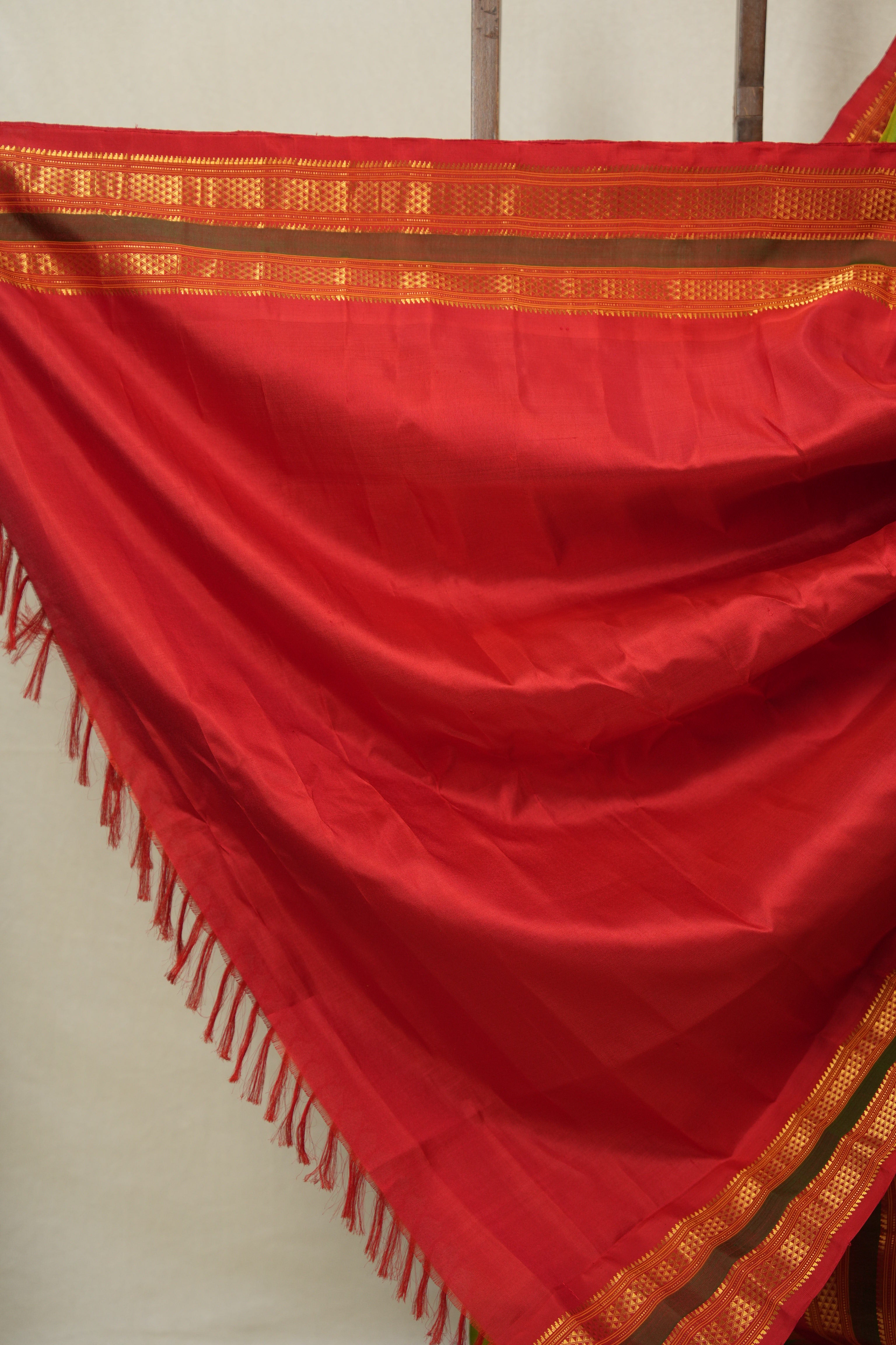 Two Tone Green Gadwal Silk Saree - SRTTGGSS622