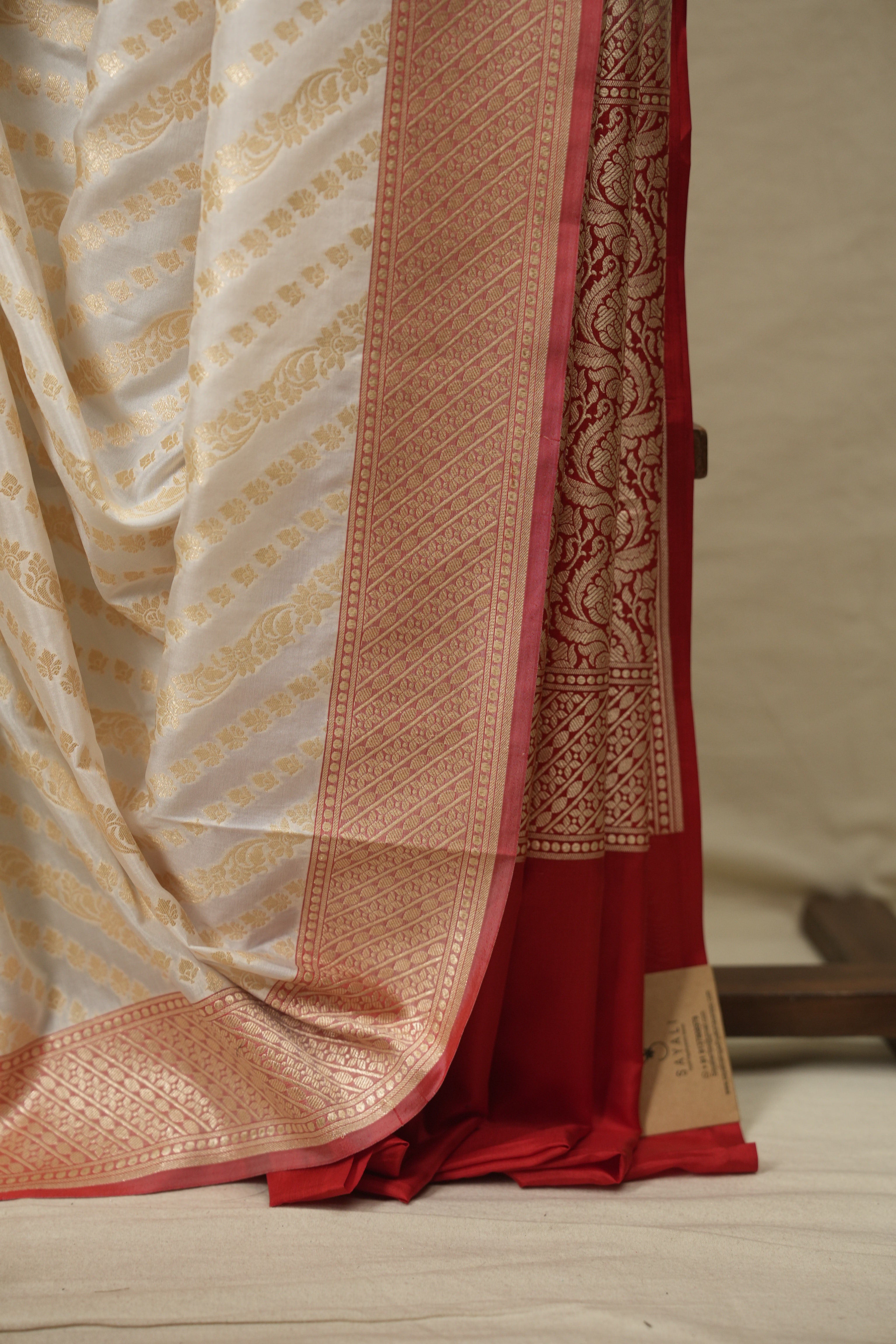 White Banarasi Silk Saree - SRWBSS998
