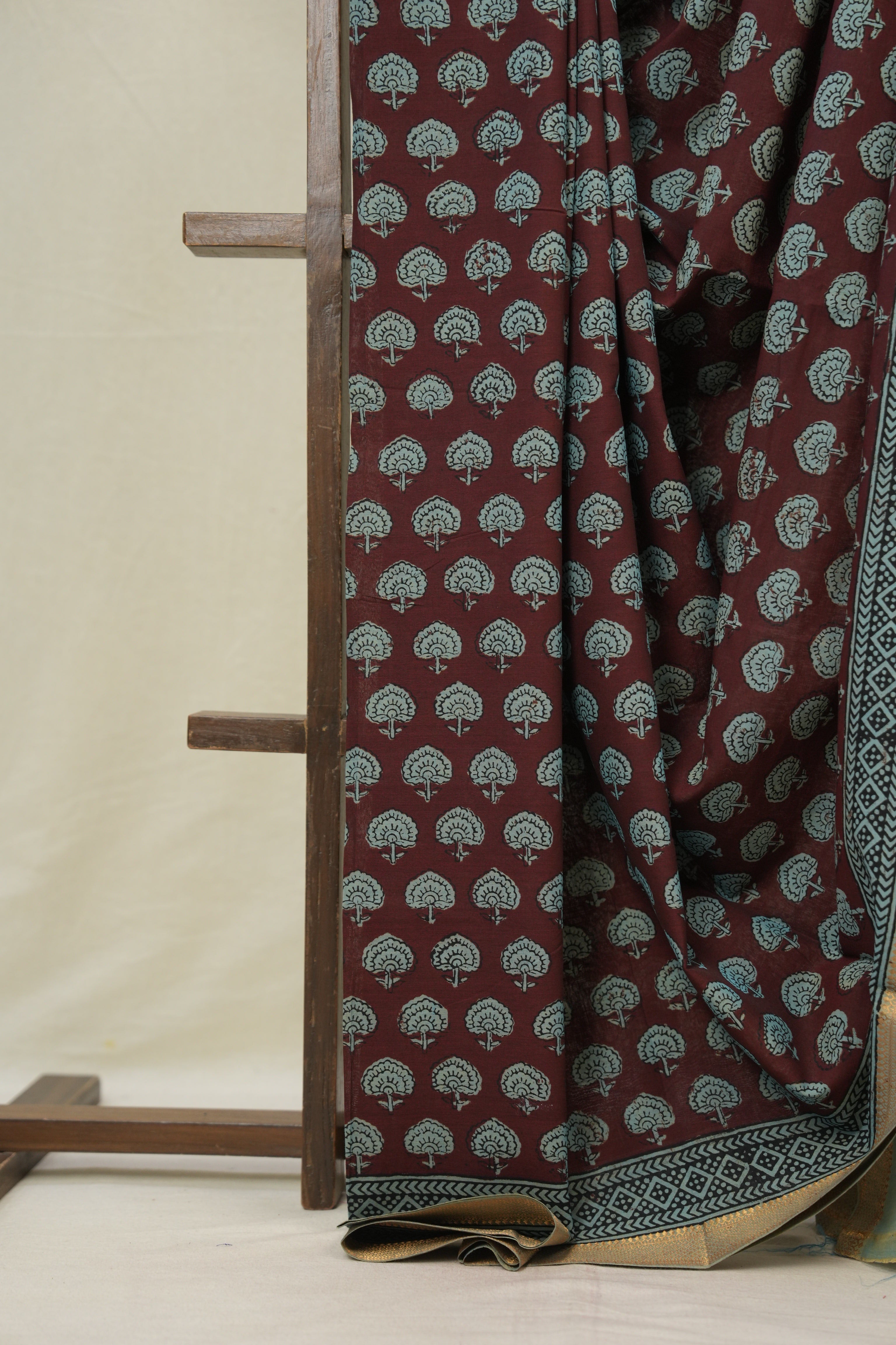 Maroon Green HBP Mangalgiri Cotton Saree - SRMGHMCS003