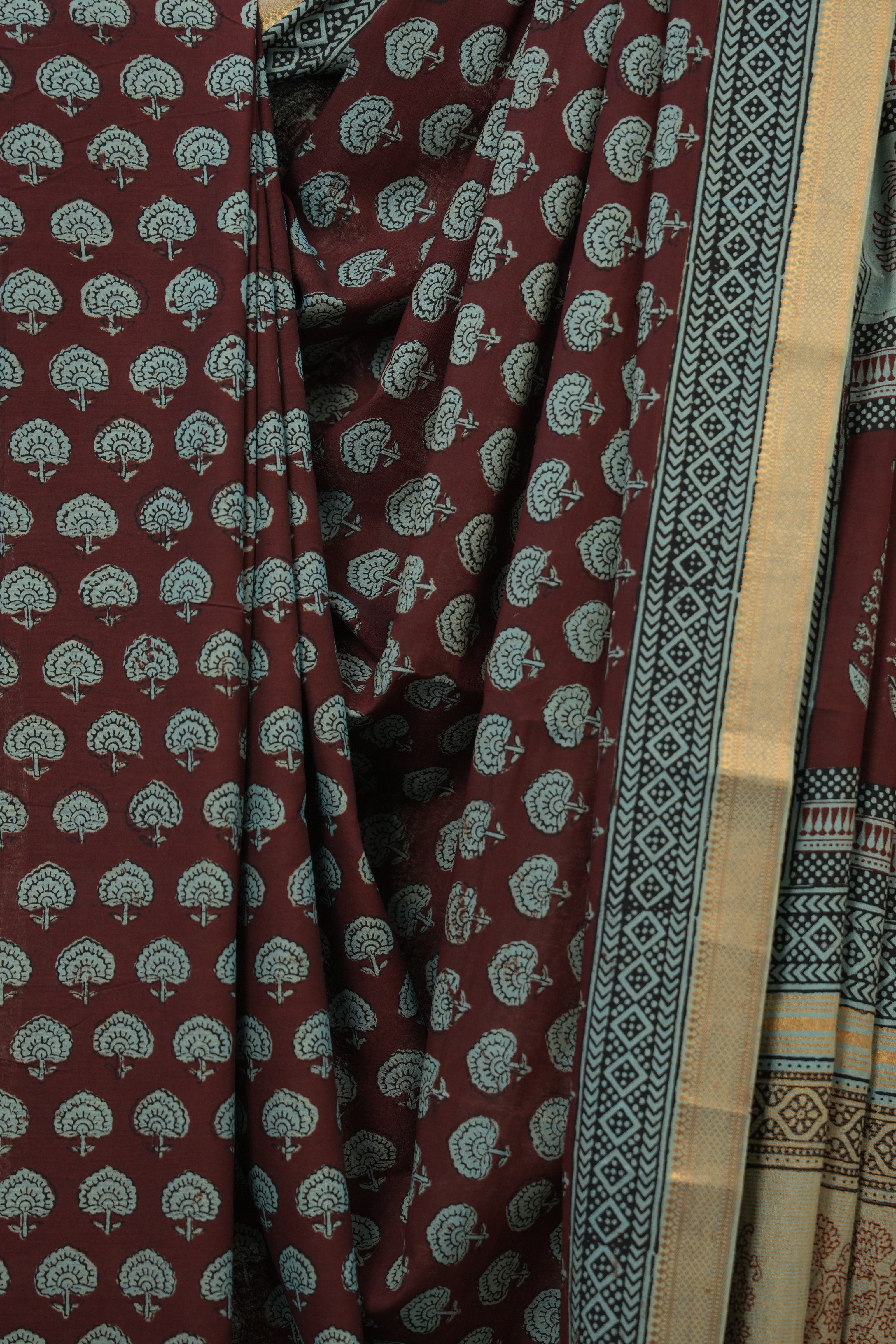 Maroon Green HBP Mangalgiri Cotton Saree - SRMGHMCS003