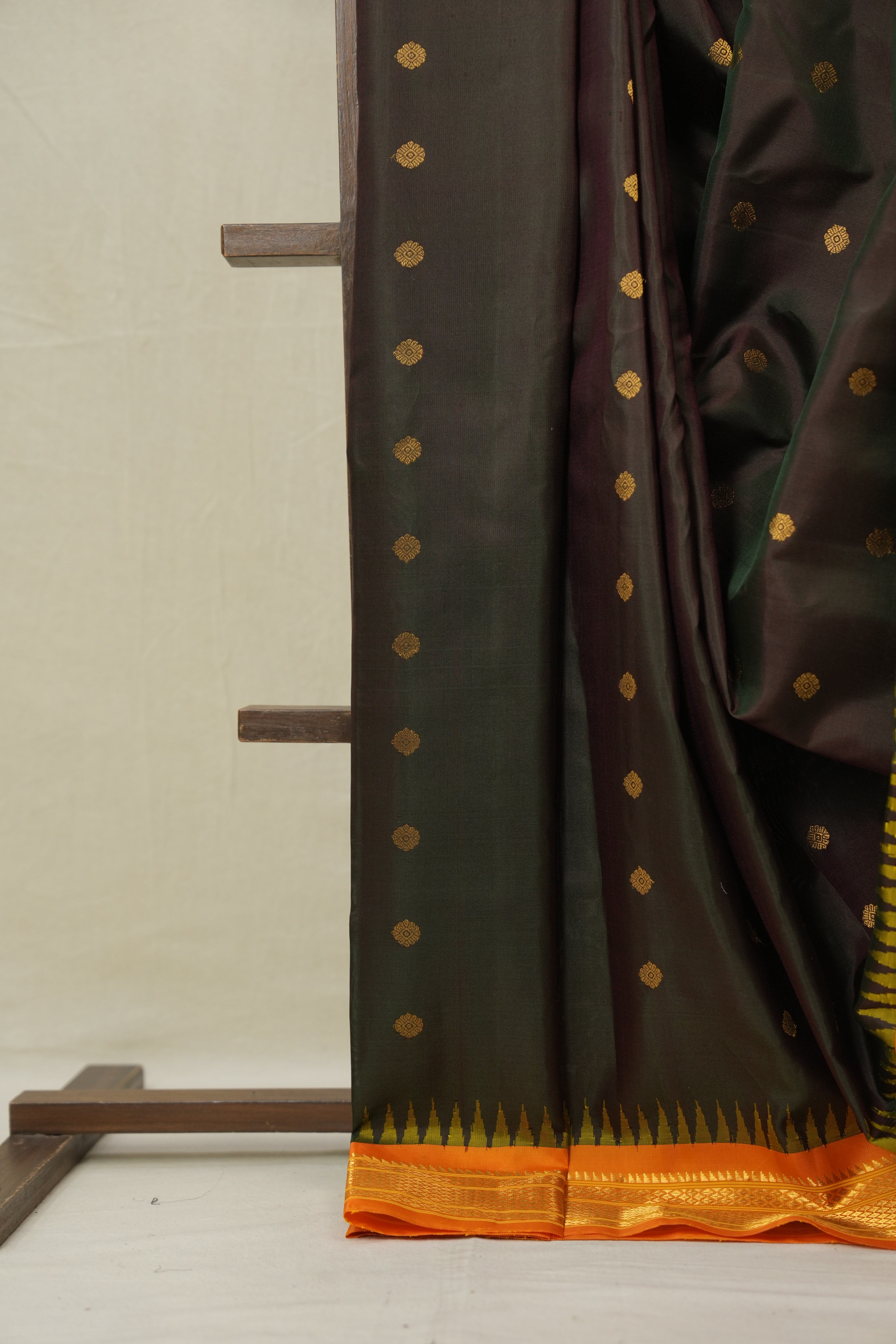Two Tone Dark Brown Gadwal Silk Saree - SRTTDBGSS623