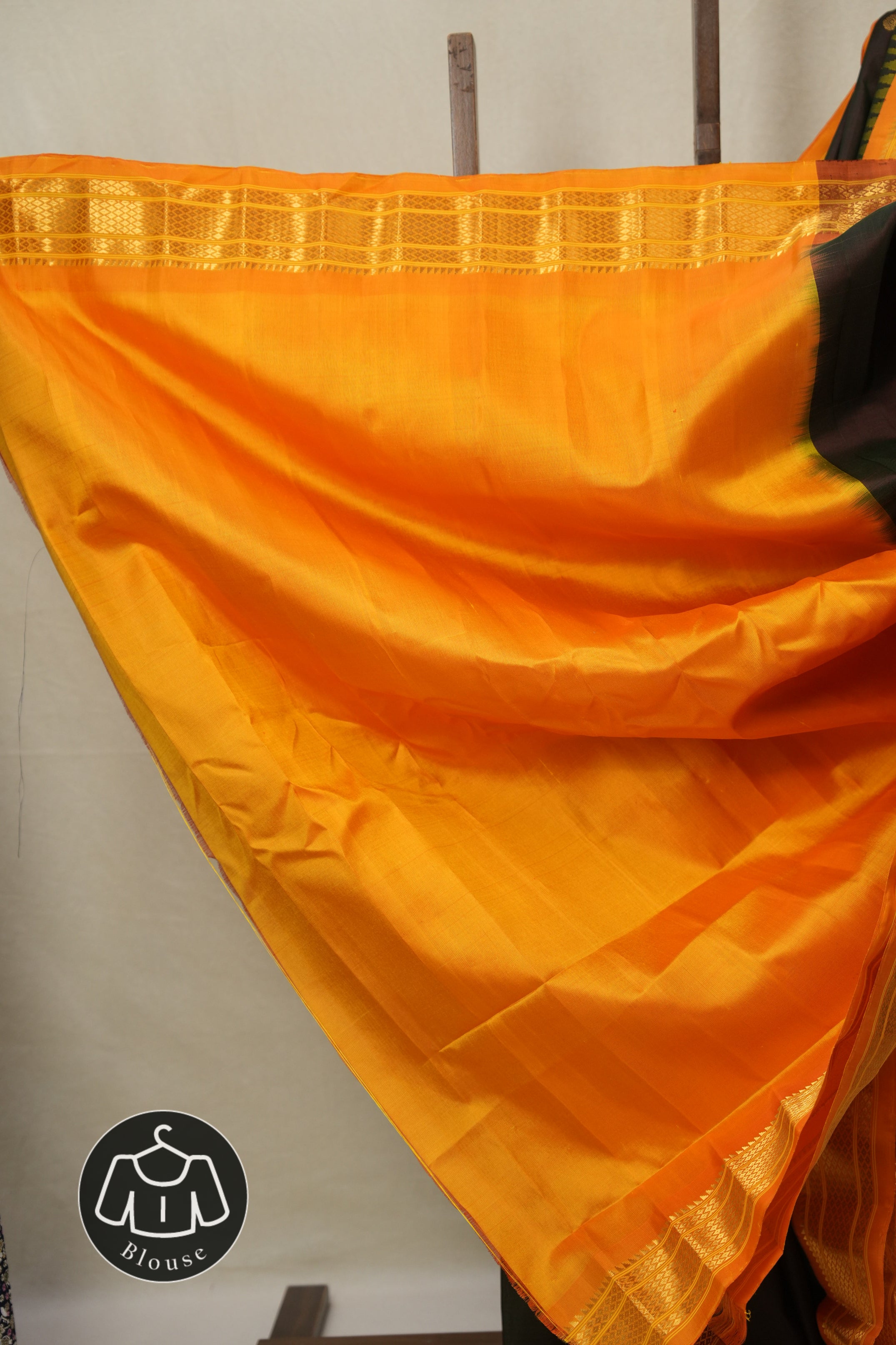 Two Tone Dark Brown Gadwal Silk Saree - SRTTDBGSS623