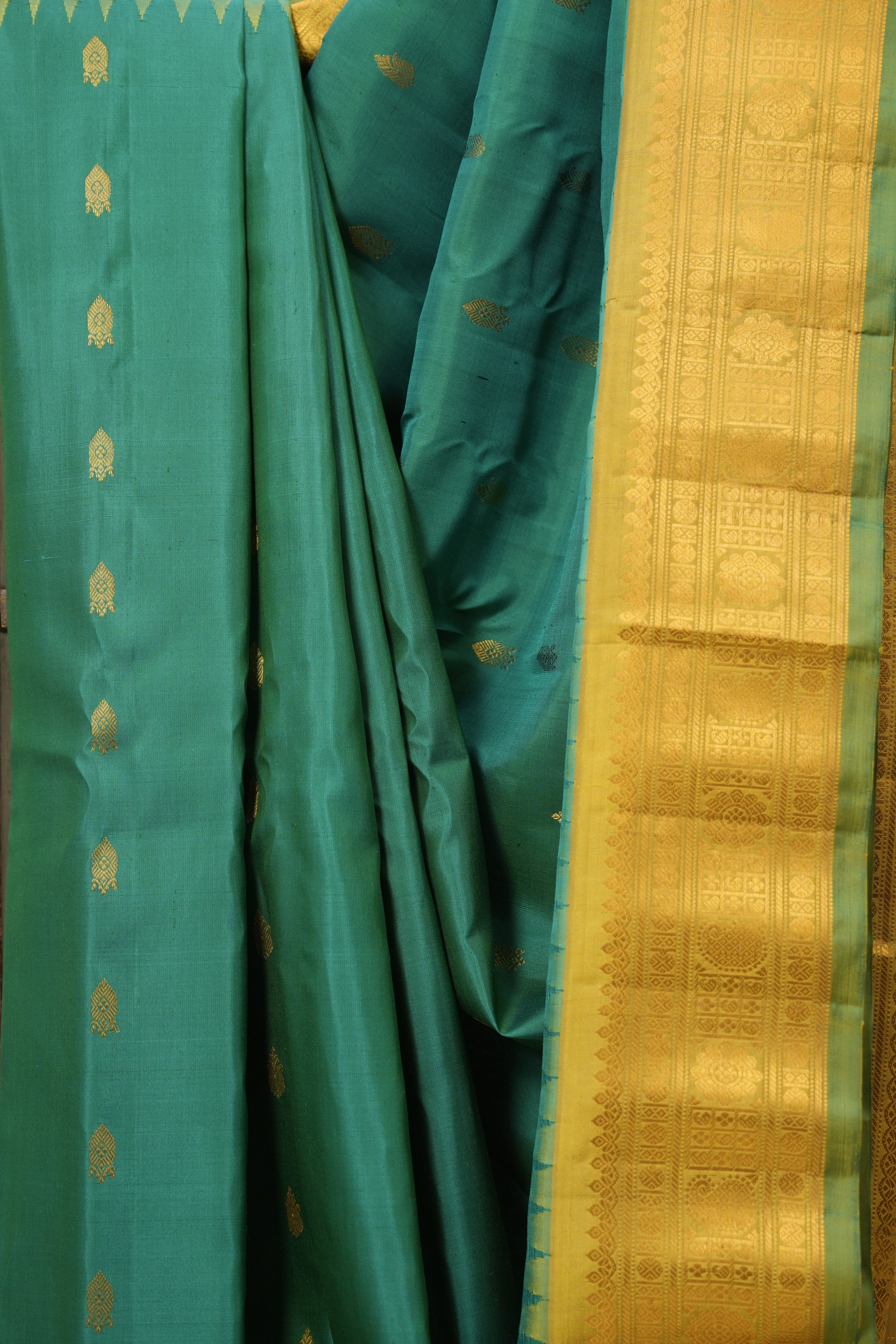 Green Gadwal Silk Saree - SRGGSS621