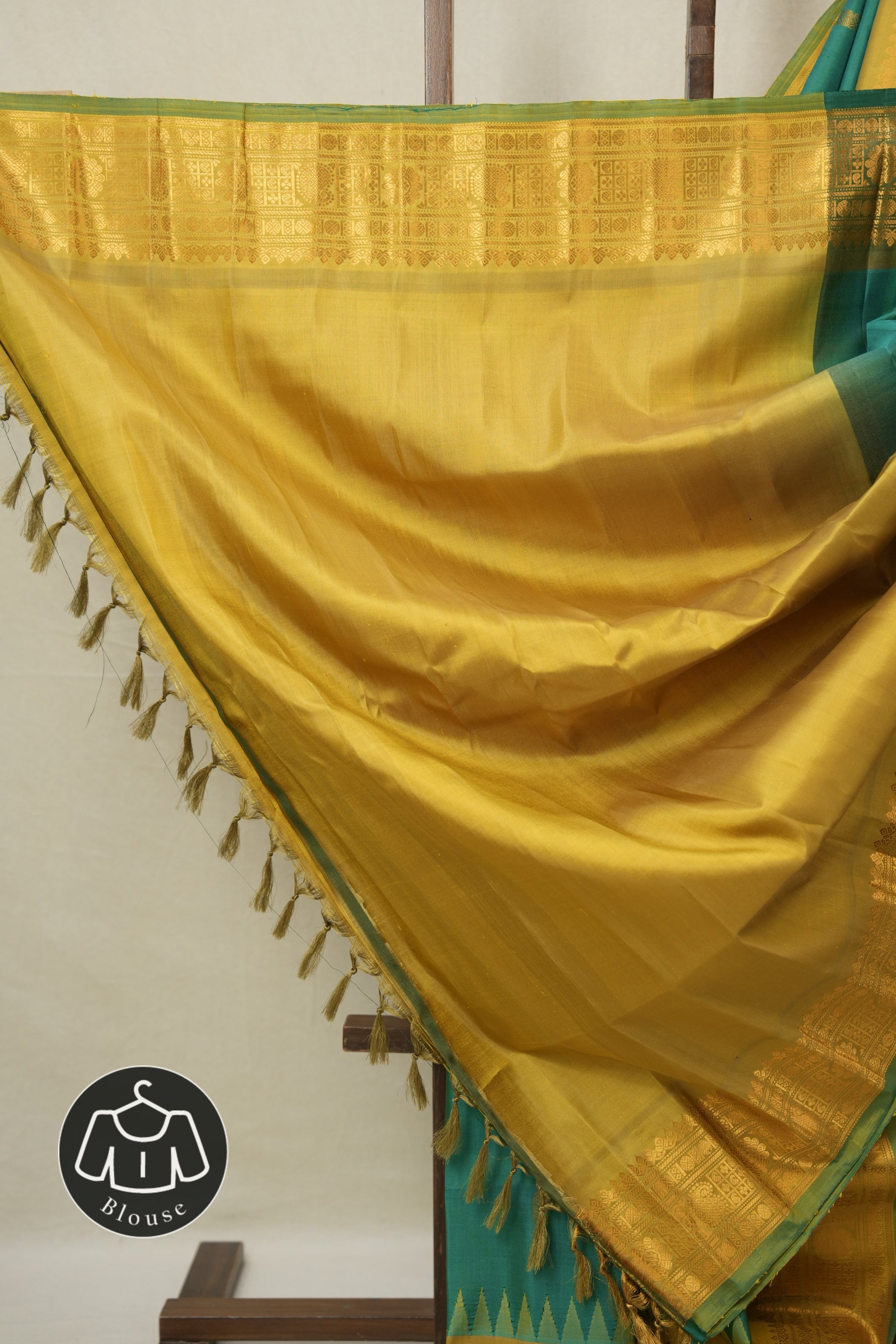 Green Gadwal Silk Saree - SRGGSS621