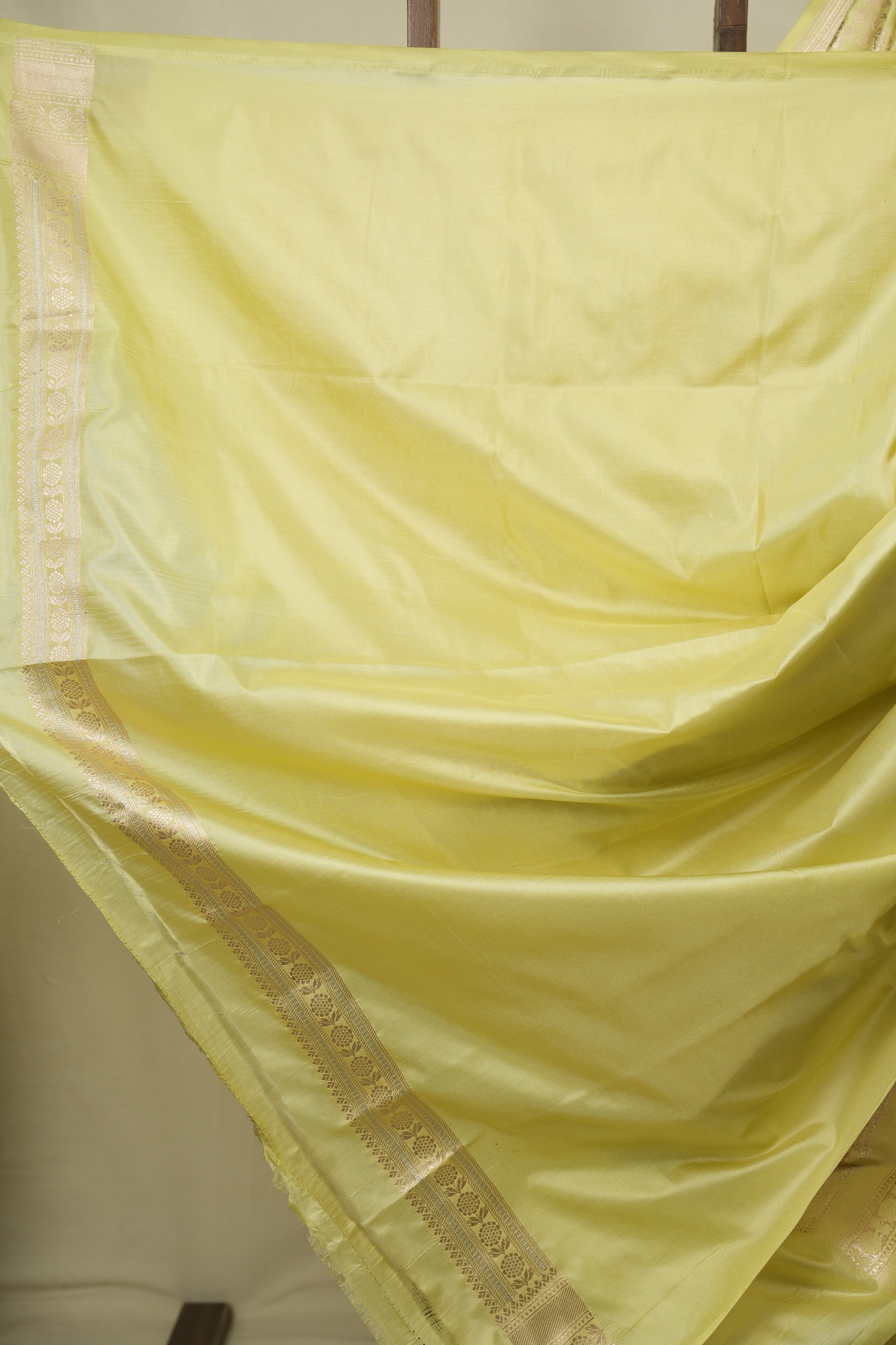 Pista Green Banarasi Silk Saree - SRPGBSS1003