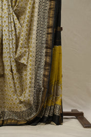 Cream HBP Cotton Silk Saree With Maheshwari Border - SRCCSS1448
