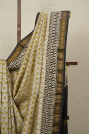 Cream HBP Cotton Silk Saree With Maheshwari Border - SRCCSS1448