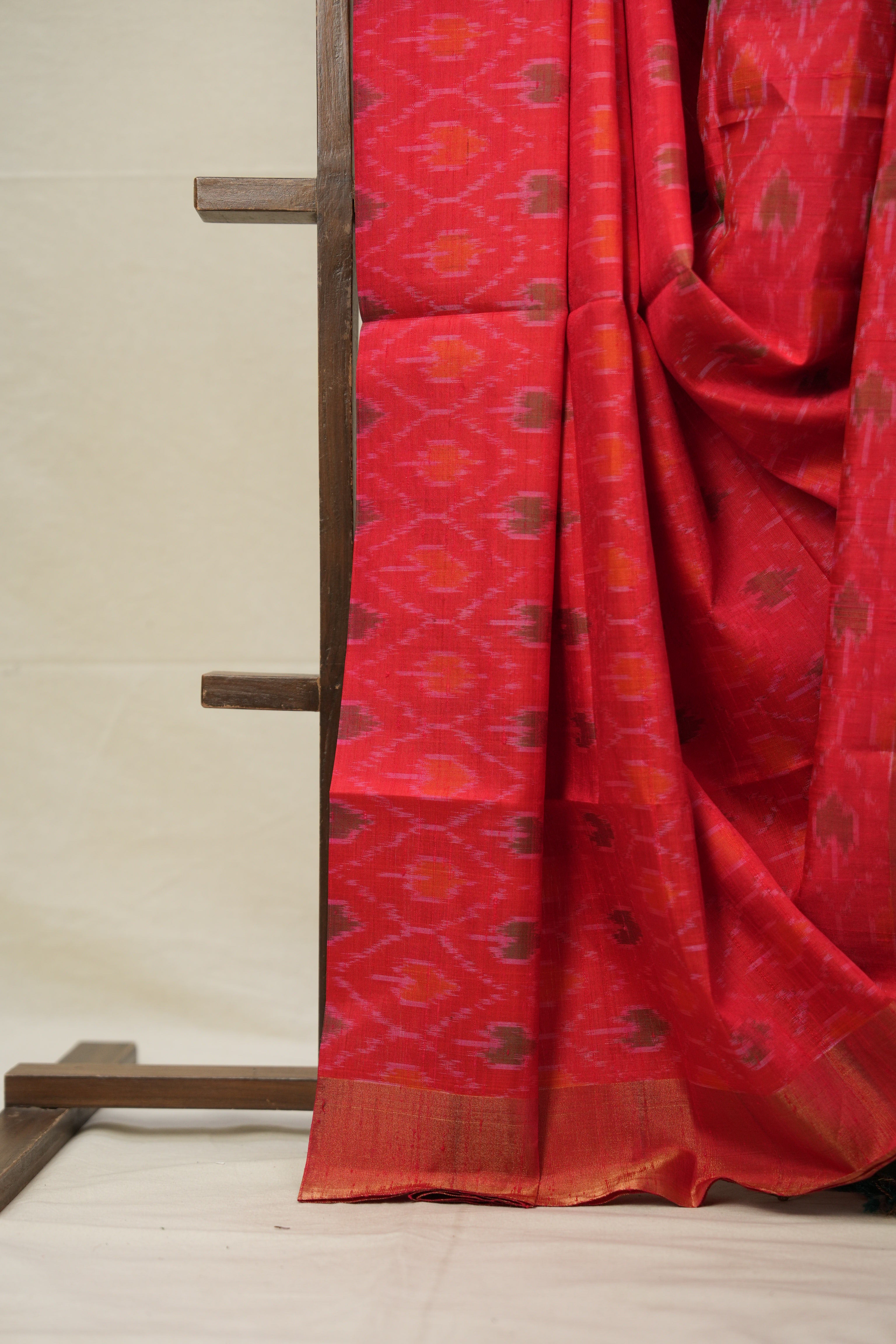 Green Red Raw Silk Ikat Saree - SRGRRSIS862