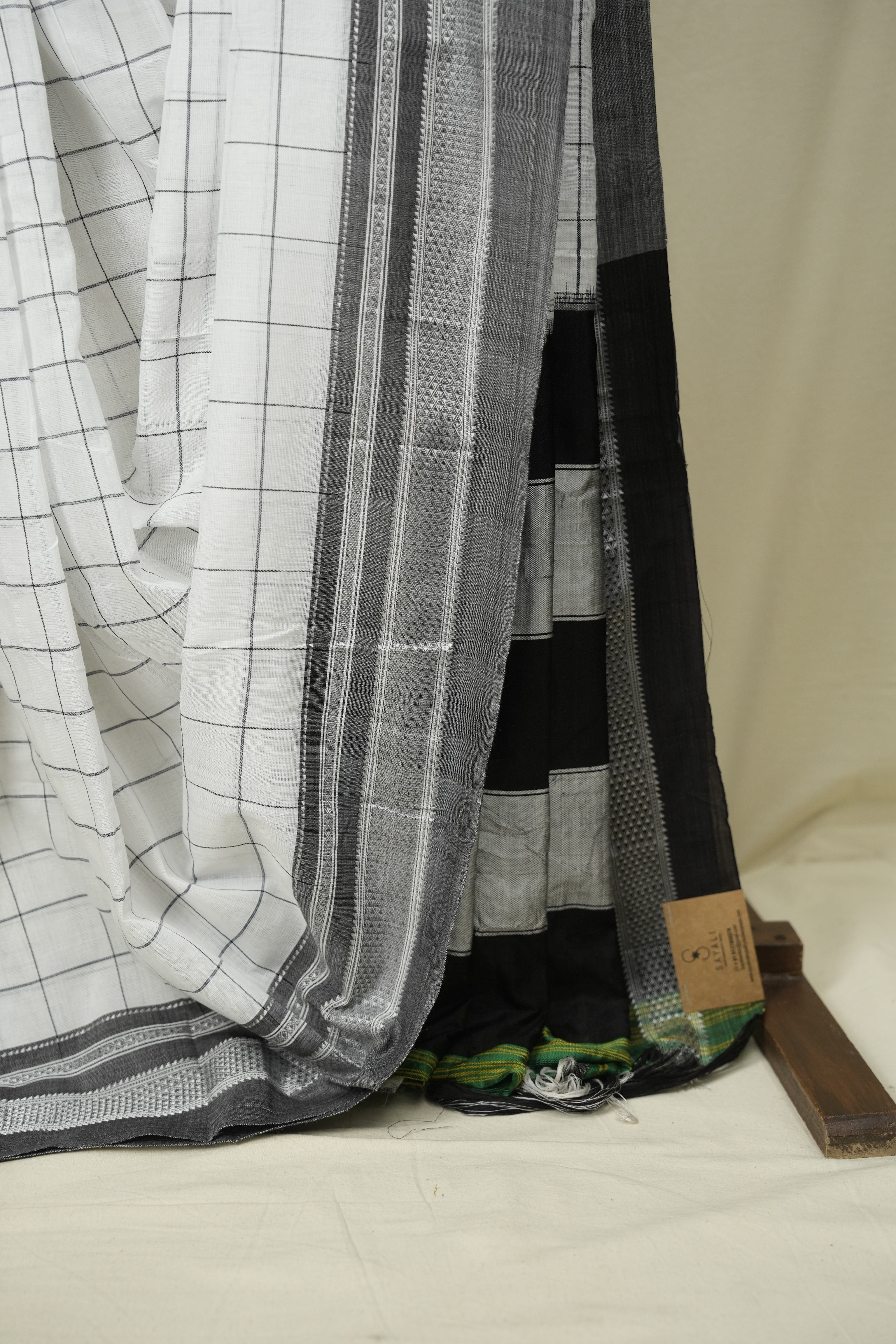White Cotton Ilkal Saree - SRWCIS1031