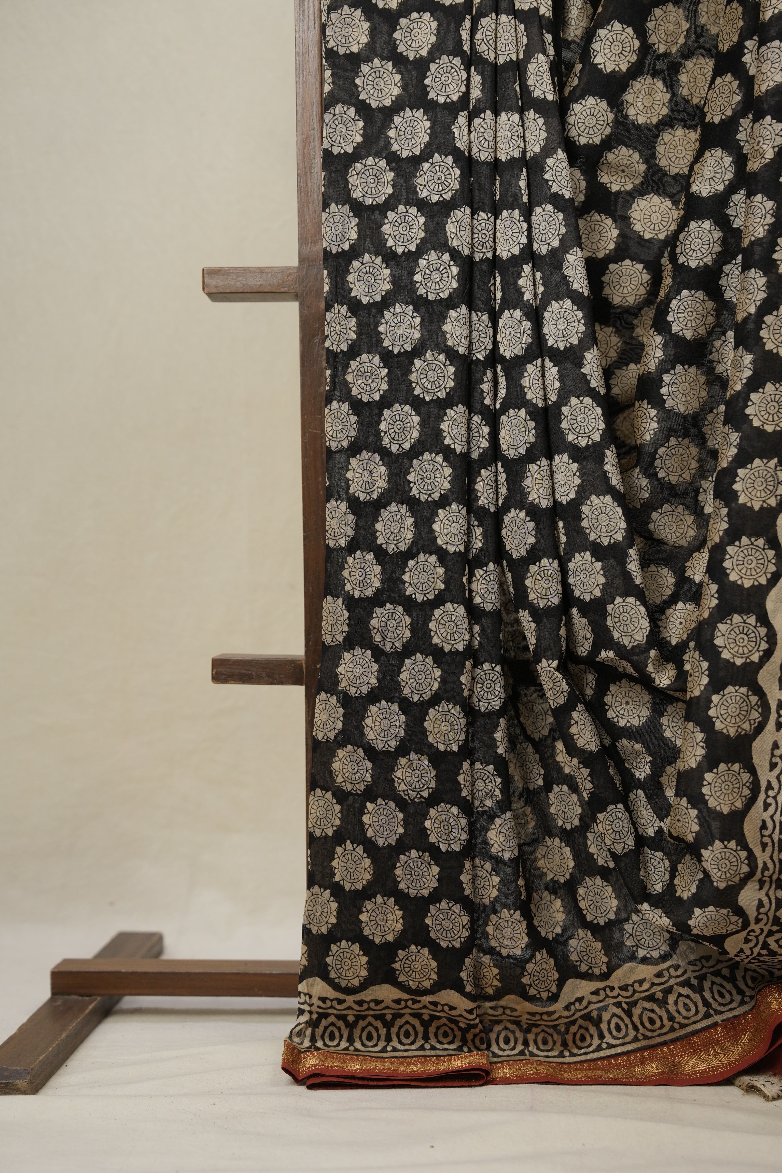 Black HBP Cotton Silk Saree With Maheshwari Border - SRBCSS1441