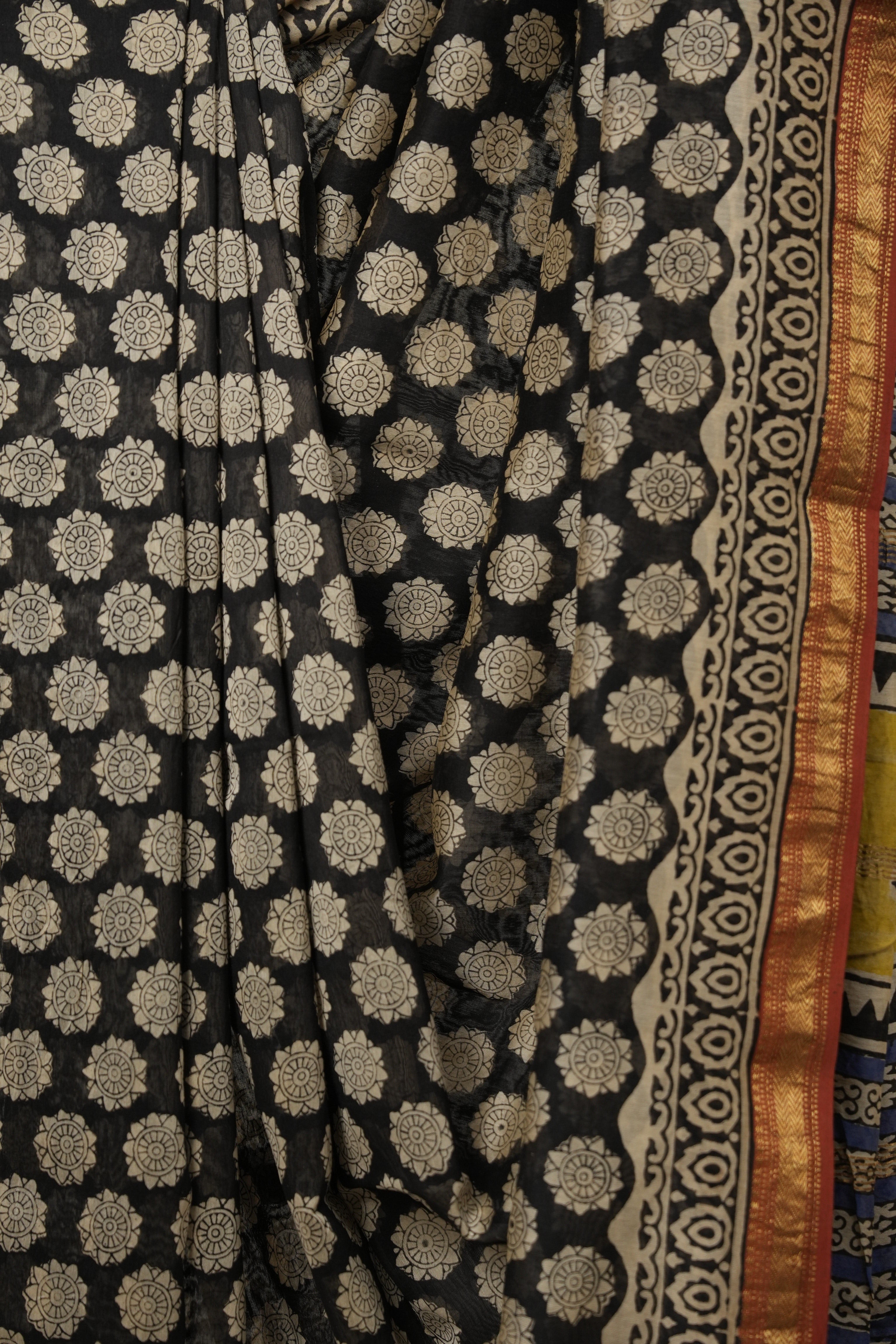 Black HBP Cotton Silk Saree With Maheshwari Border - SRBCSS1441