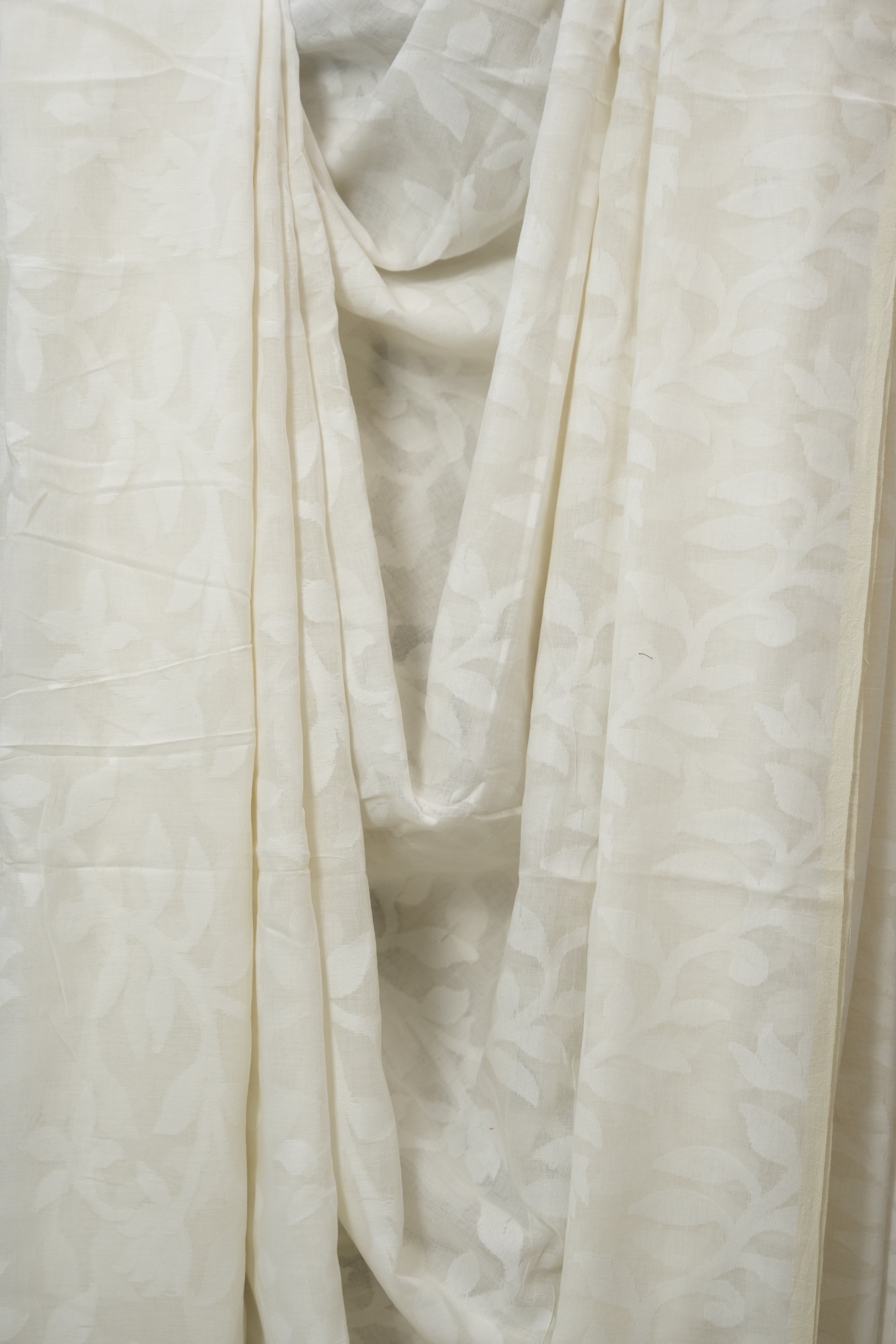 White Mul Bengal Cotton Jamdani Saree - SRWBCJS232