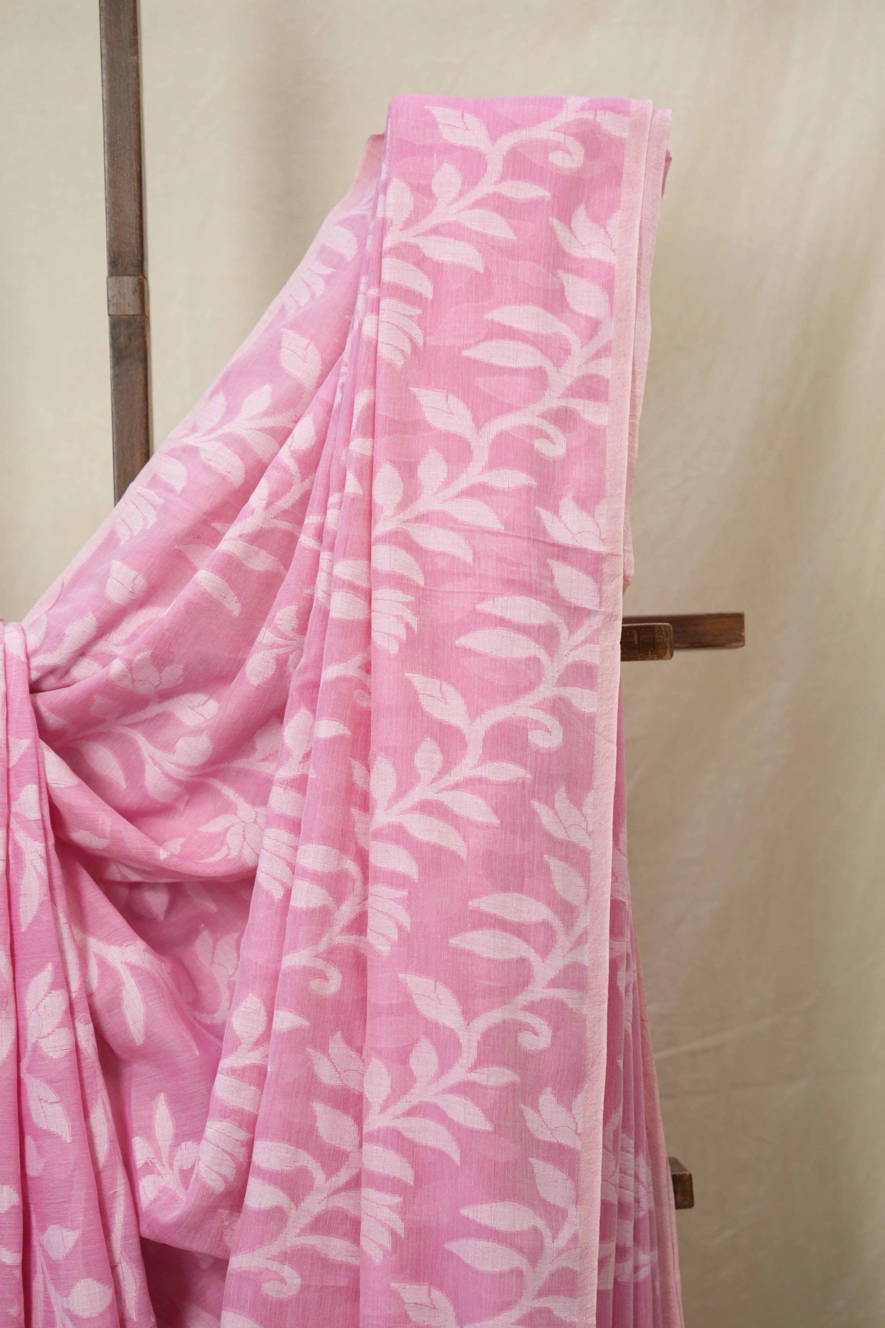 Light Pink Mul Bengal Cotton Jamdani Saree - SRLPBCJS230