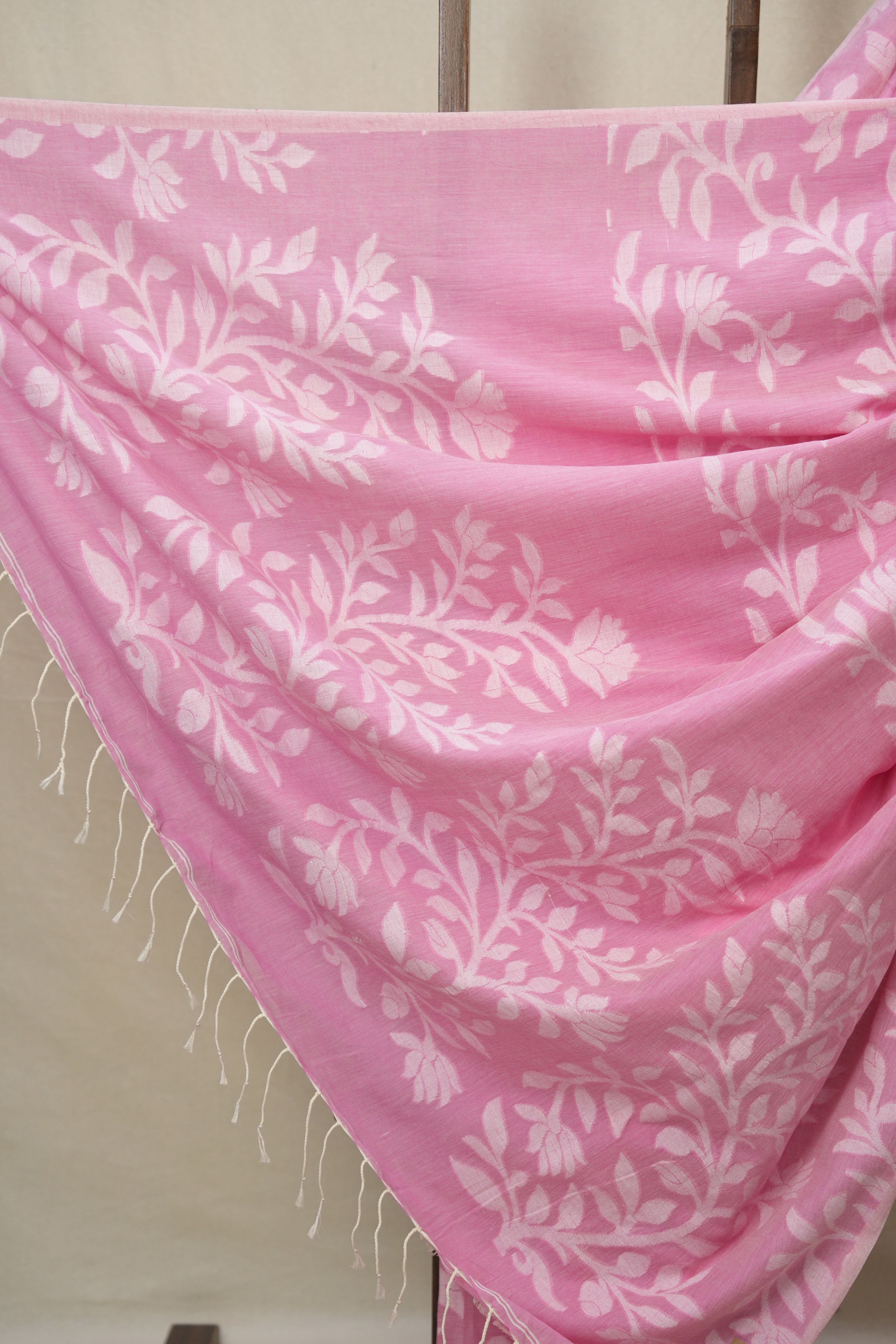 Light Pink Mul Bengal Cotton Jamdani Saree - SRLPBCJS230