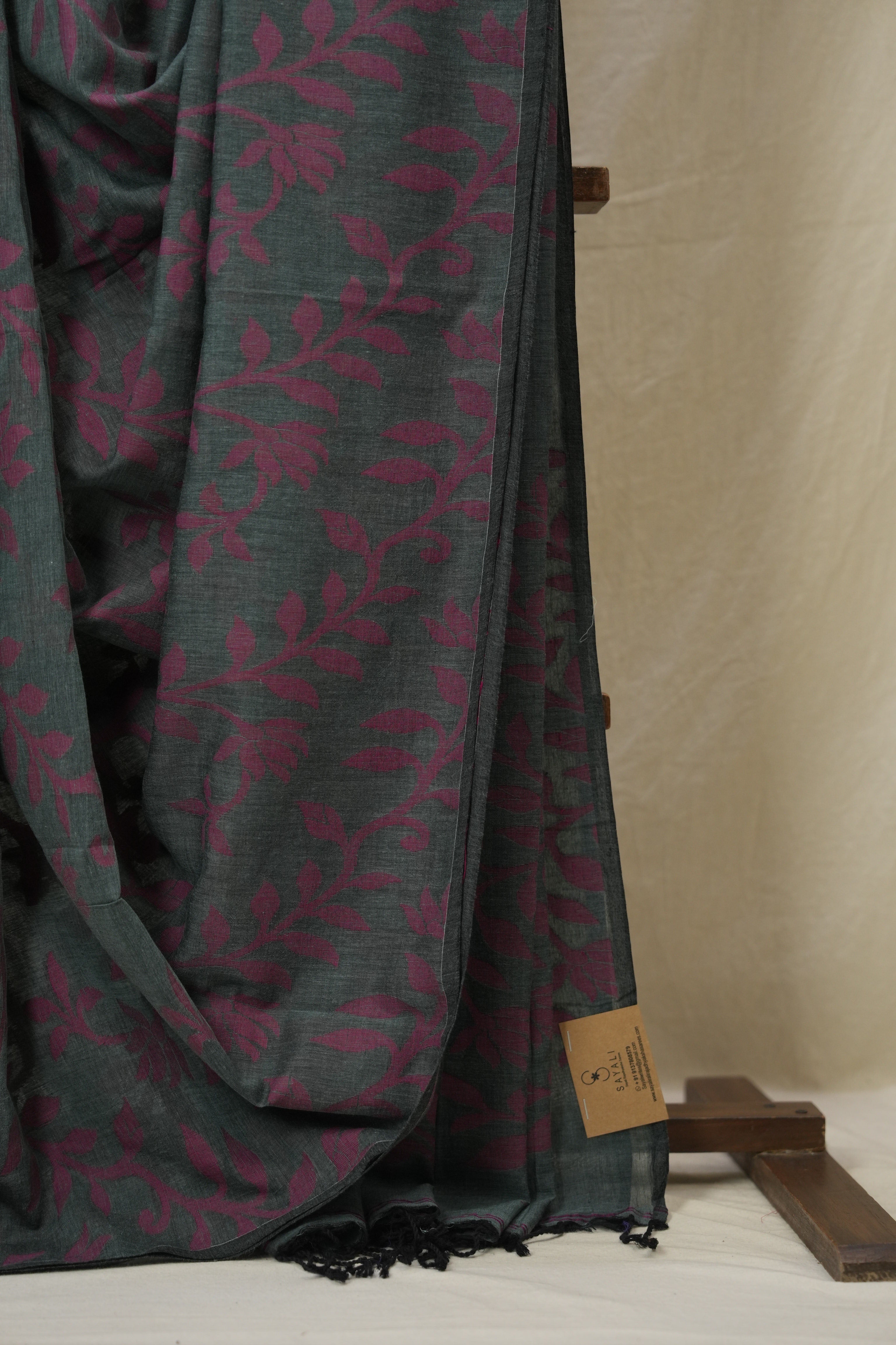 Charcoal  Mul Bengal Cotton Jamdani Saree - SRCBCJS228