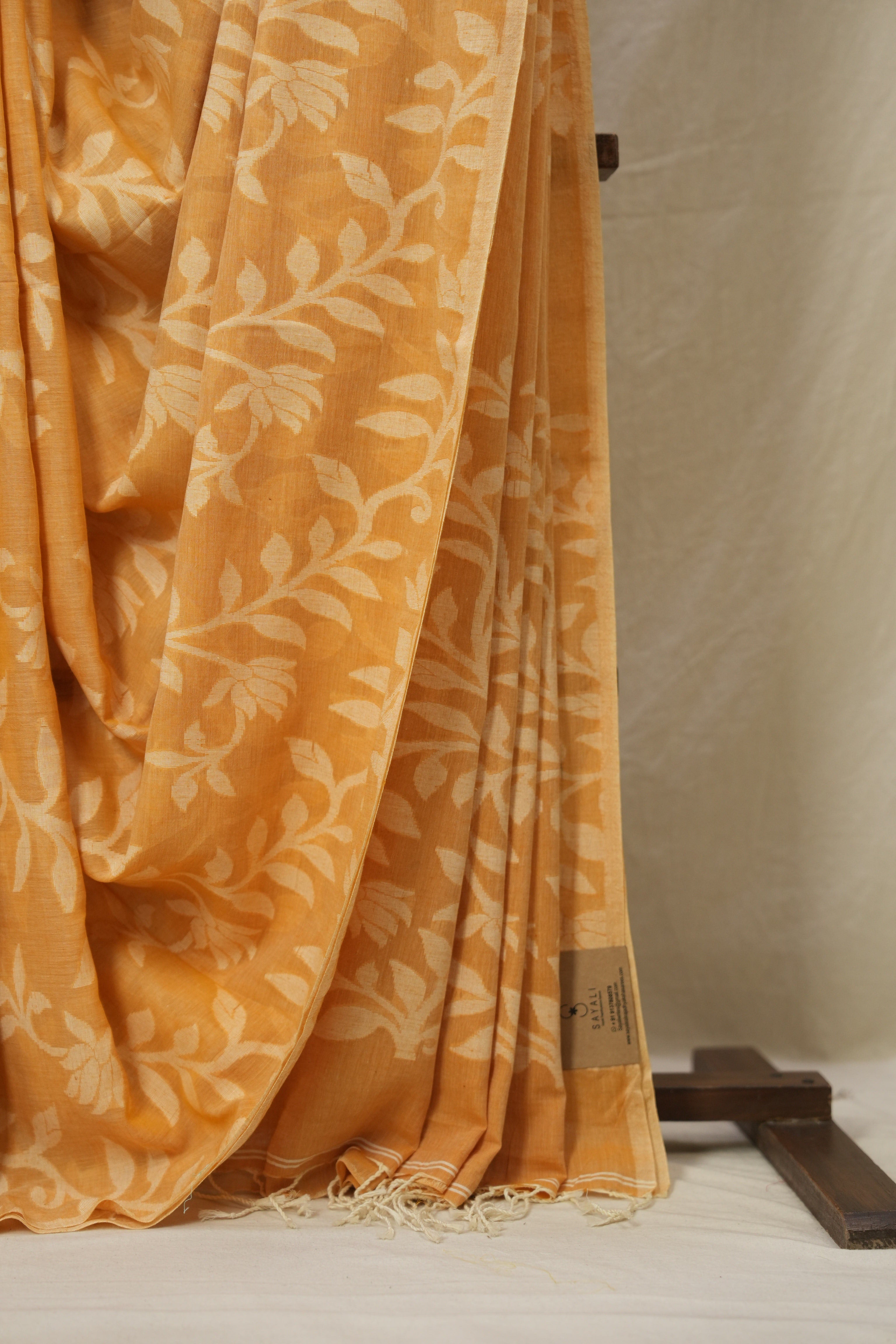 Light orange Mul Bengal Cotton Jamdani Saree - SRLOBCJS229