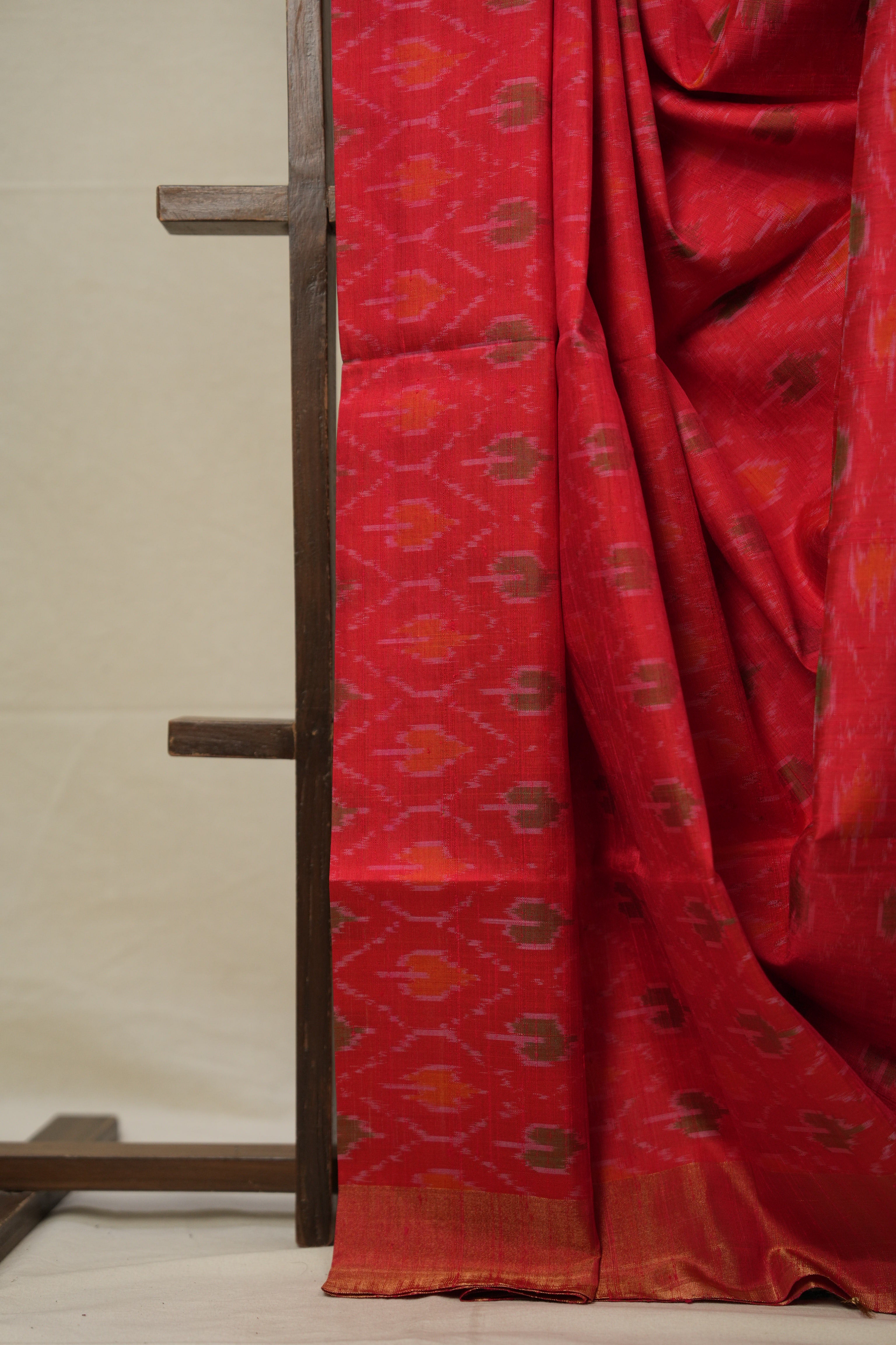 Red Green Raw Silk Ikat Saree - SRRGRSIS867