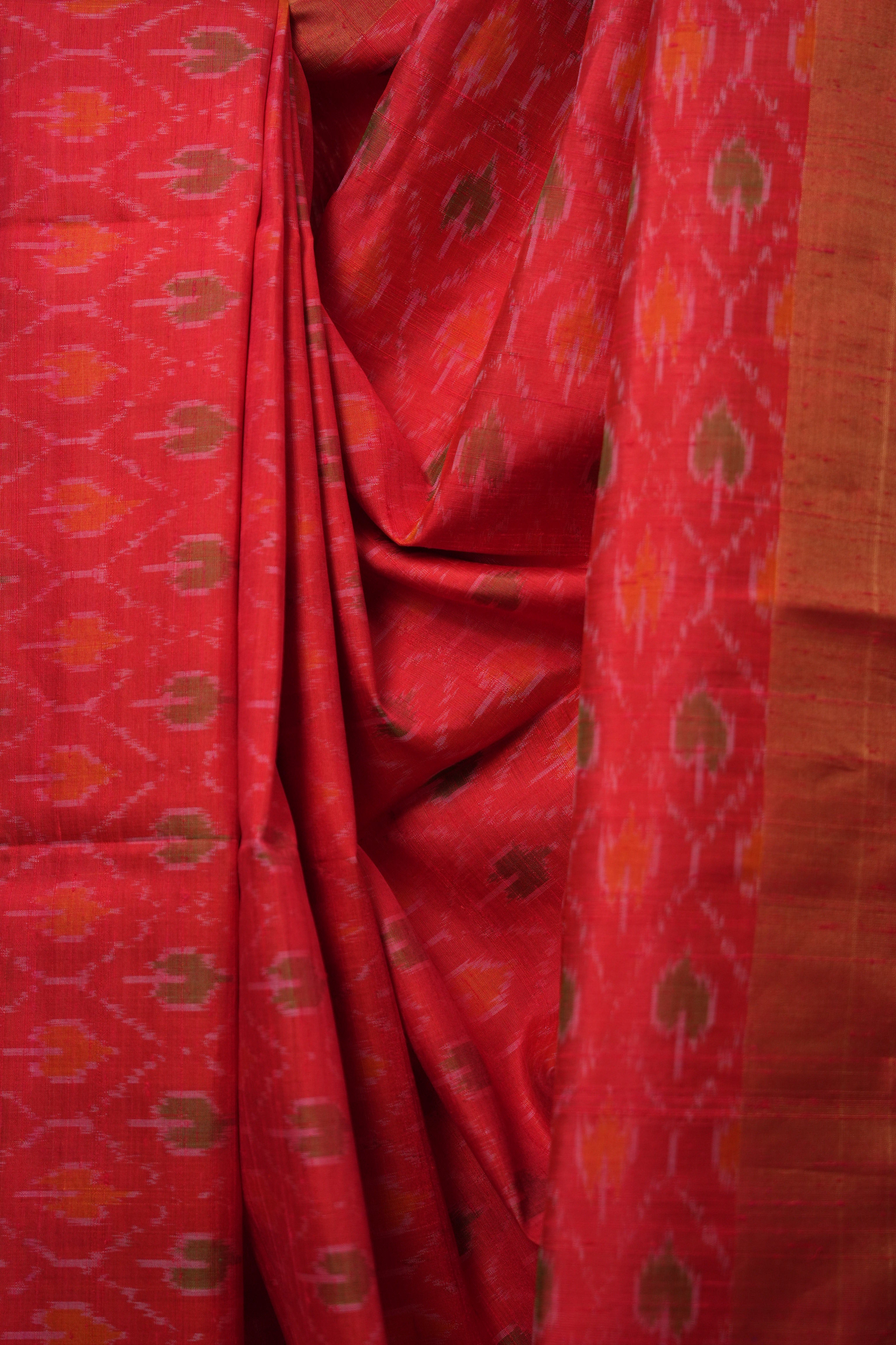 Red Green Raw Silk Ikat Saree - SRRGRSIS867