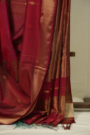 Two Tone Red Maheswari Saree - SRTTRMS1245