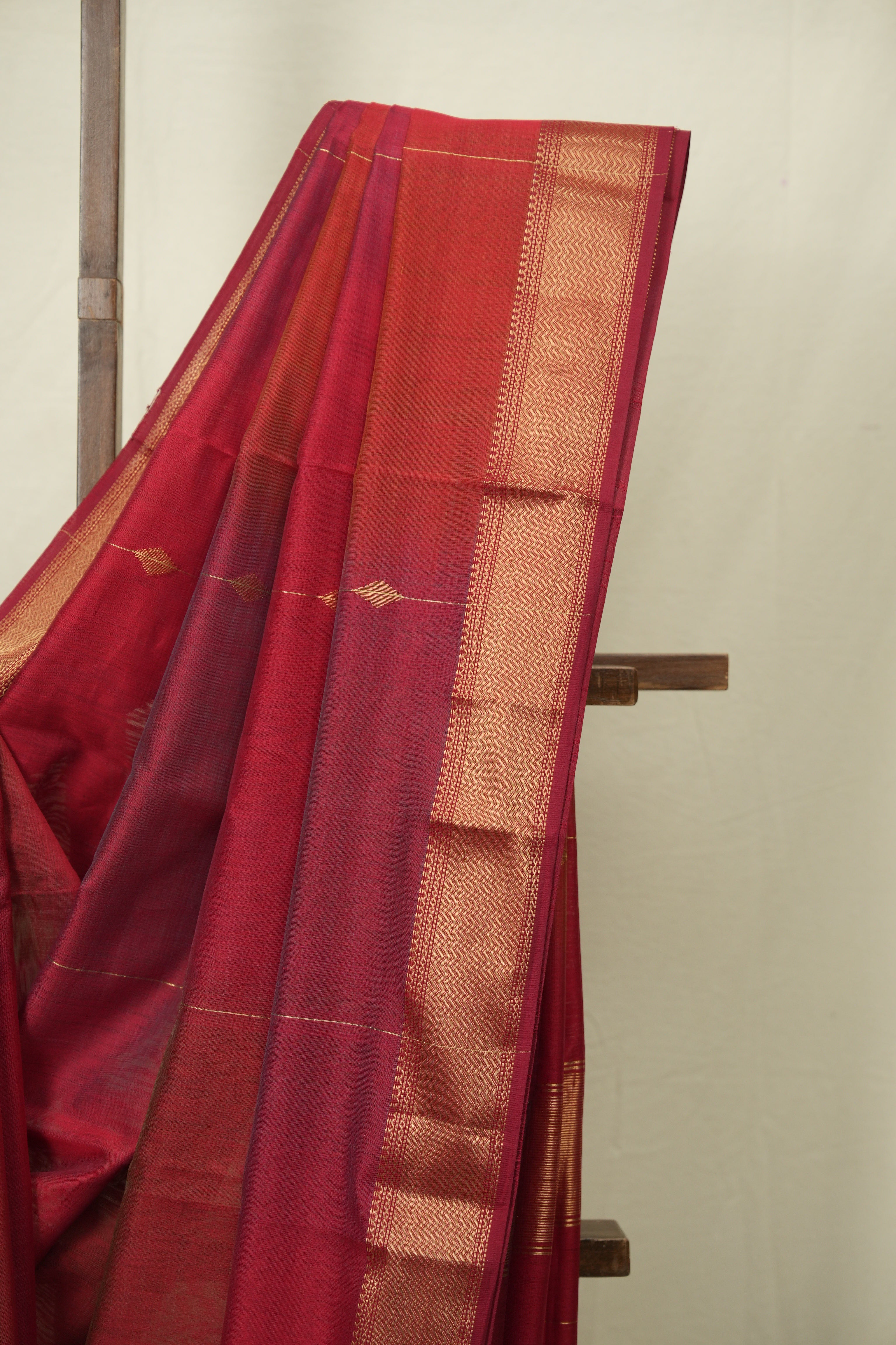 Two Tone Red Maheswari Saree - SRTTRMS1245