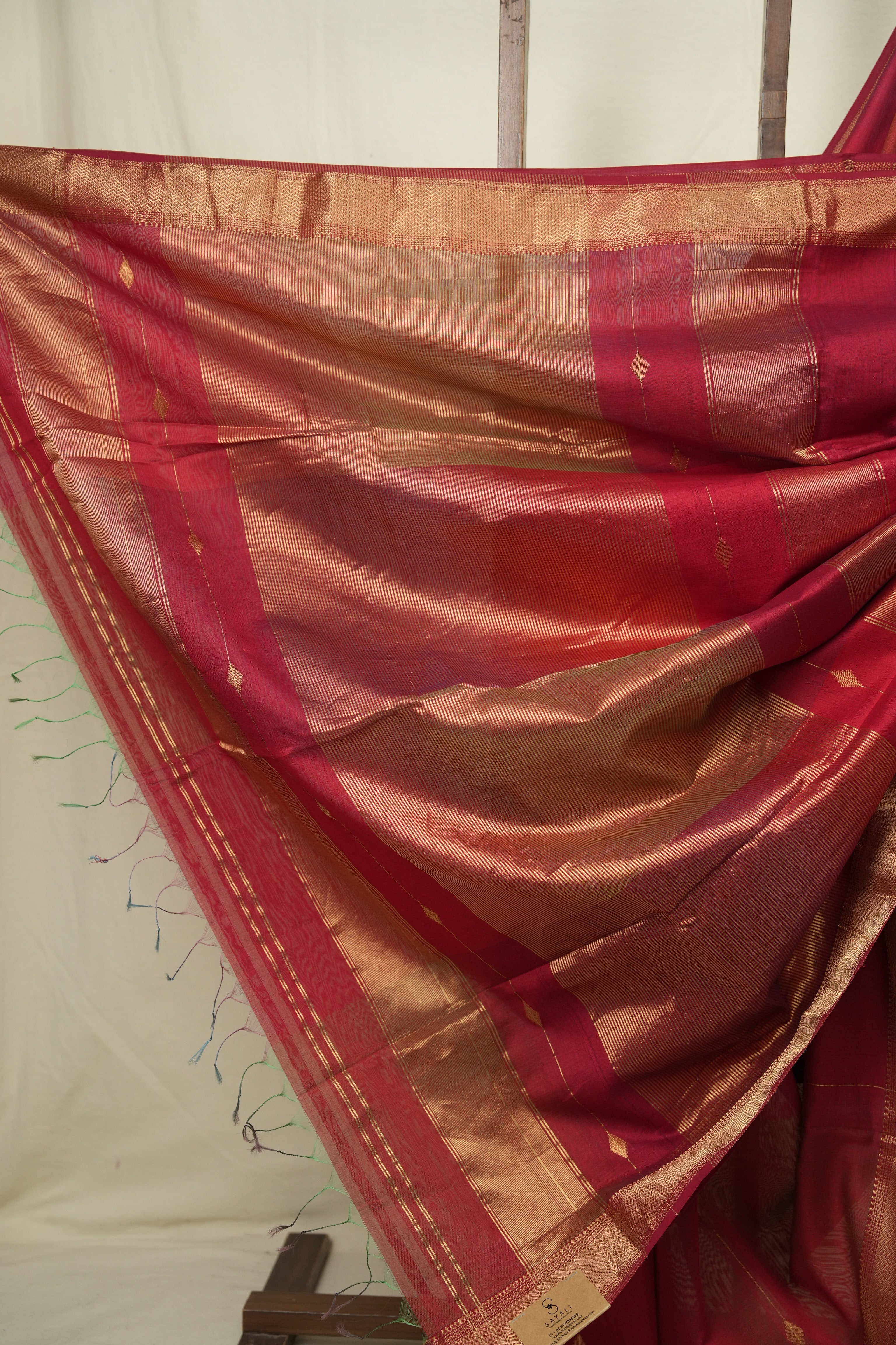 Two Tone Red Maheswari Saree - SRTTRMS1245