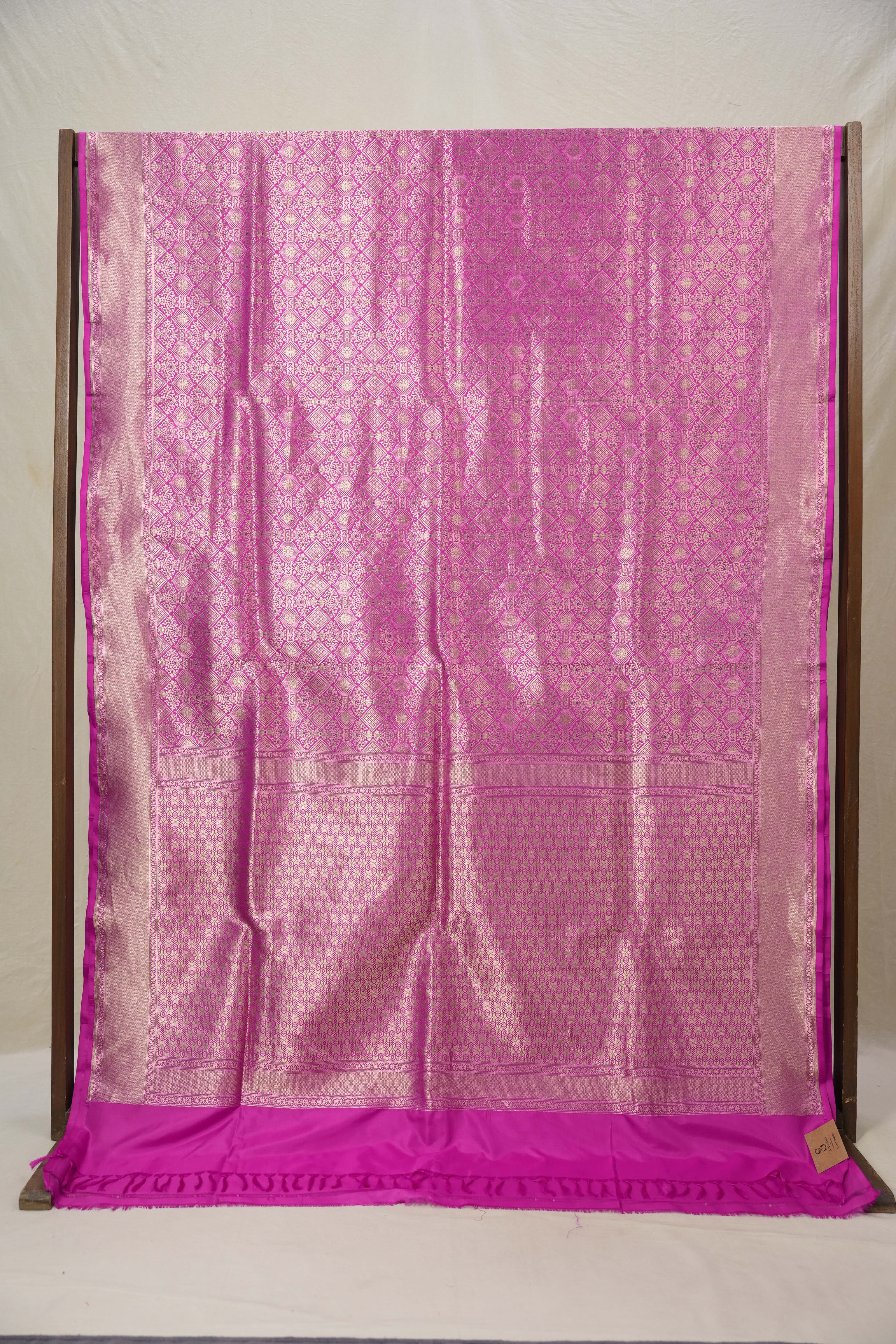 Gulabi Nazakat Banarasi Silk Saree - Saavari - SSGNBSS45