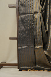 Silver Gold Maheshwari Tissue Saree - SRSGMTS588