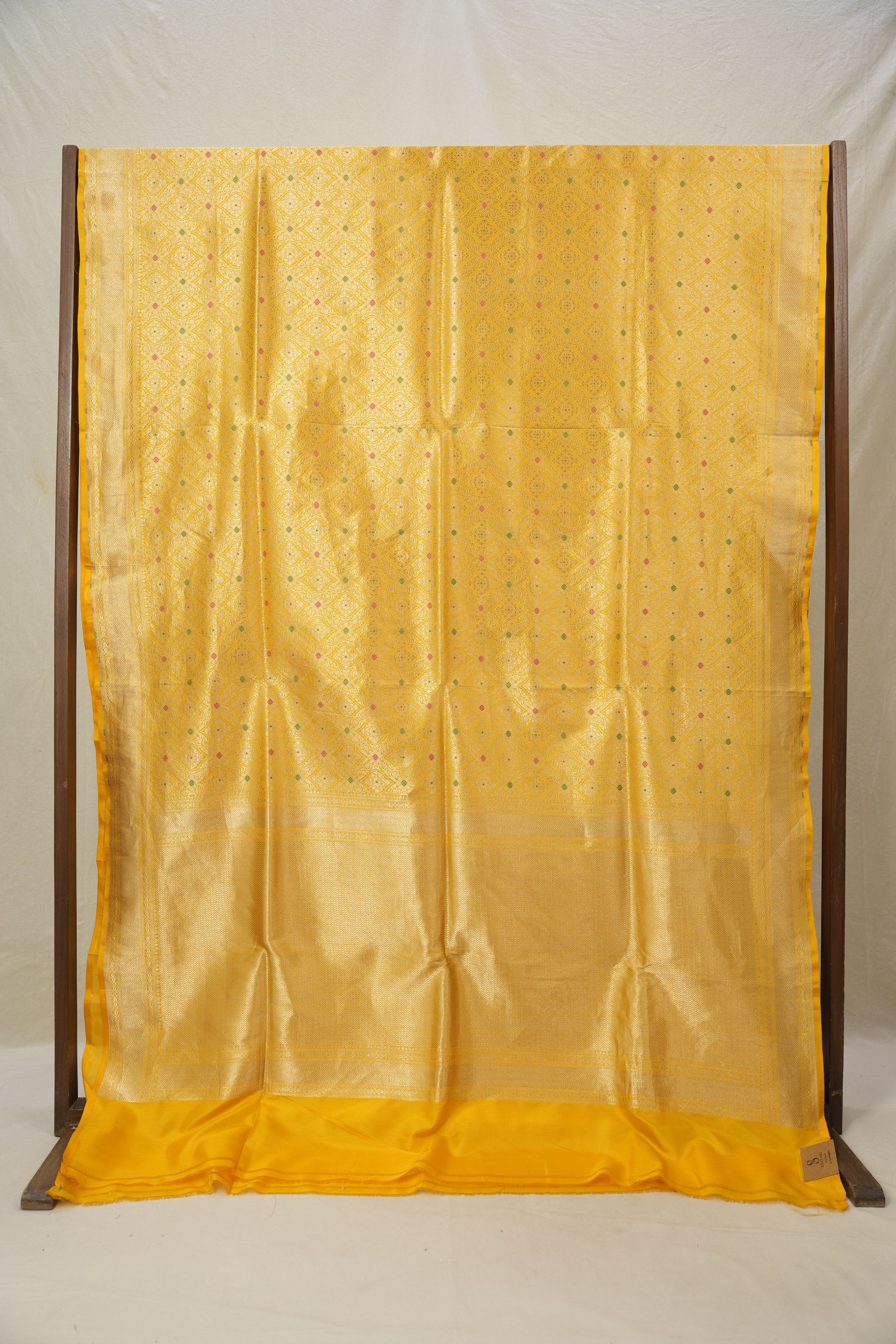 Golden Glow Banarasi Silk Saree - Saavari - SSGGBSS46