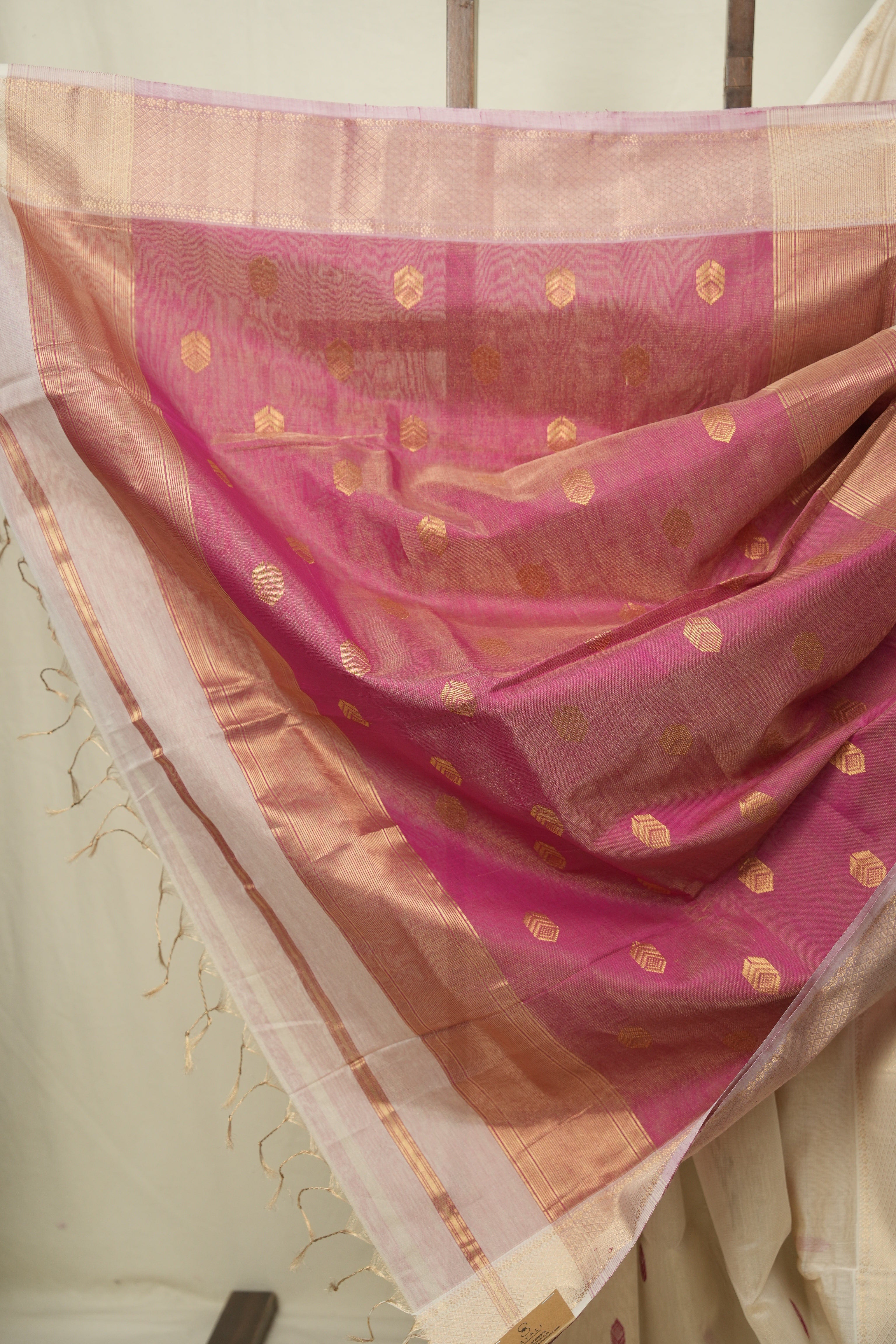 Cream Mahewari Tissue Saree - SRCMTS751