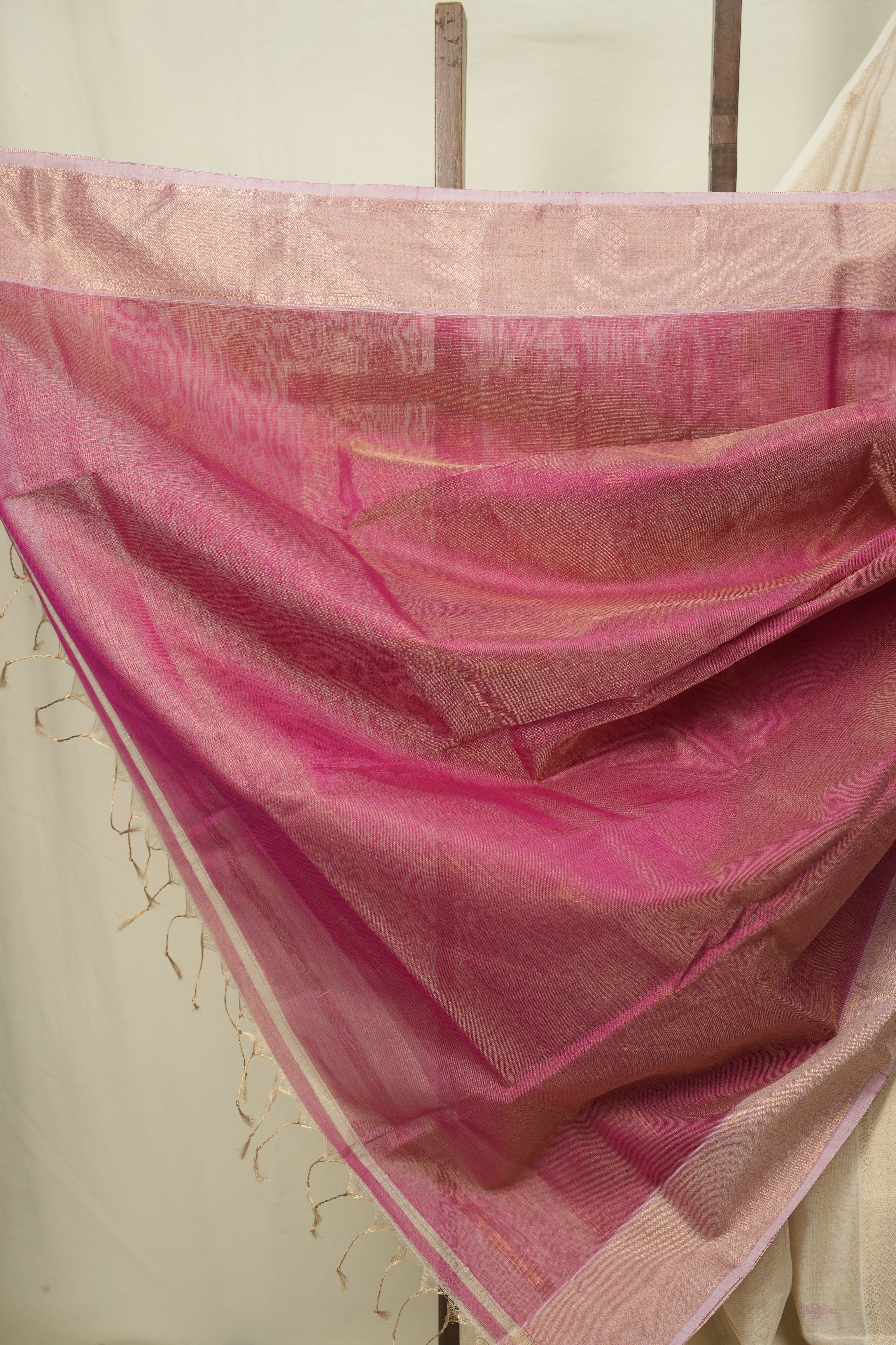 Cream Mahewari Tissue Saree - SRCMTS751