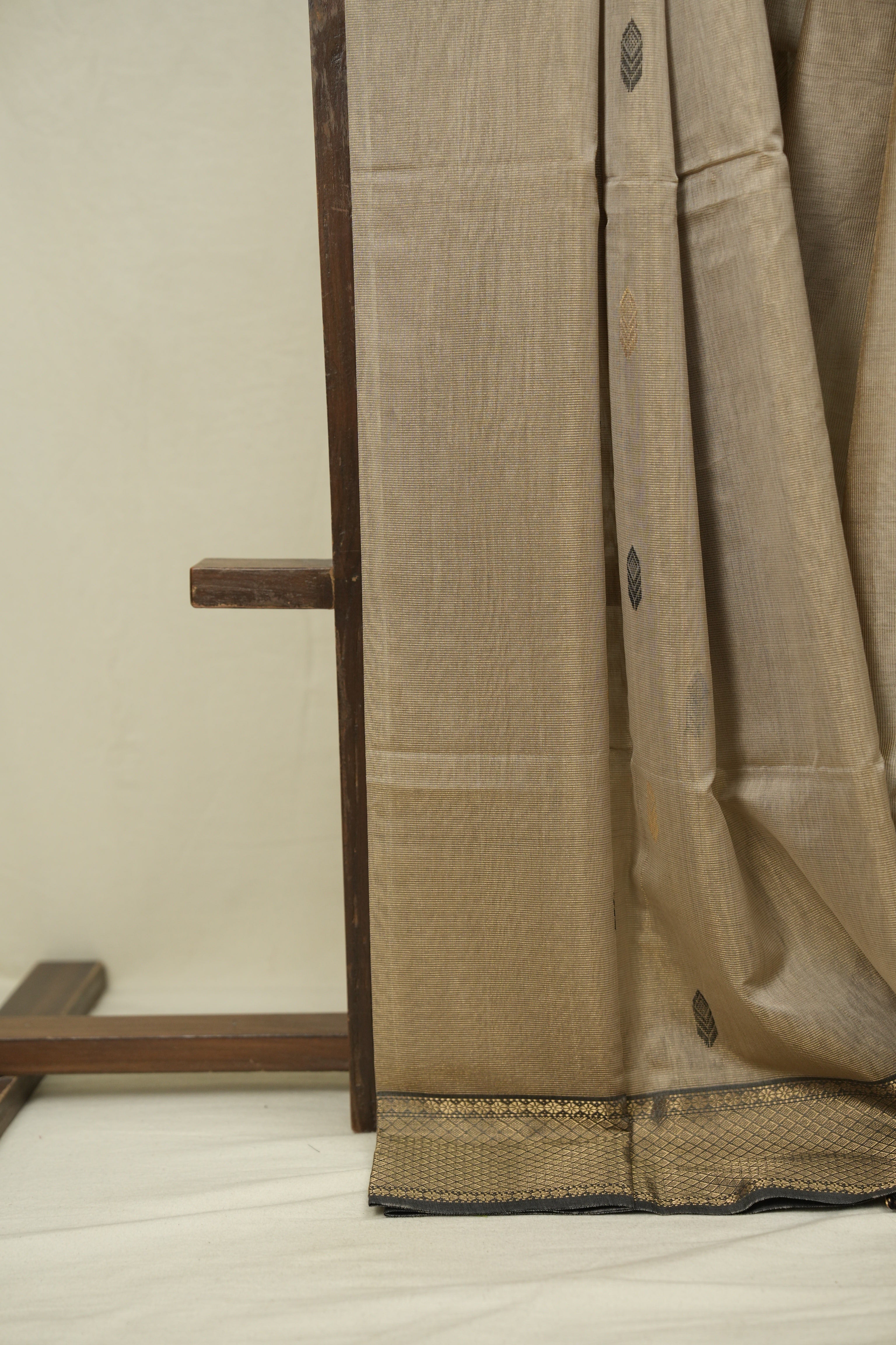 Beige Maheshwari Tissue Saree - SRBMTS752