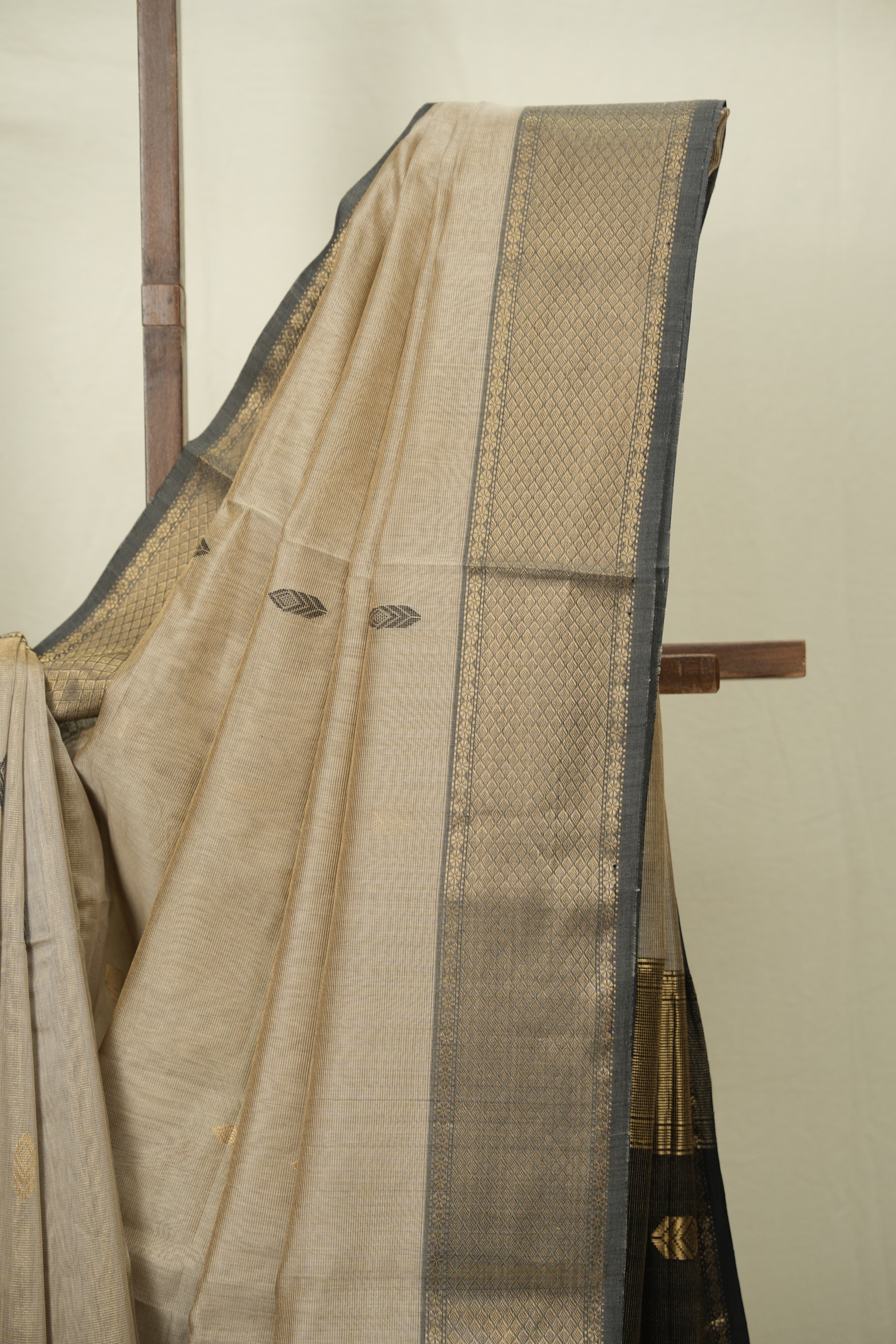 Beige Maheshwari Tissue Saree - SRBMTS752