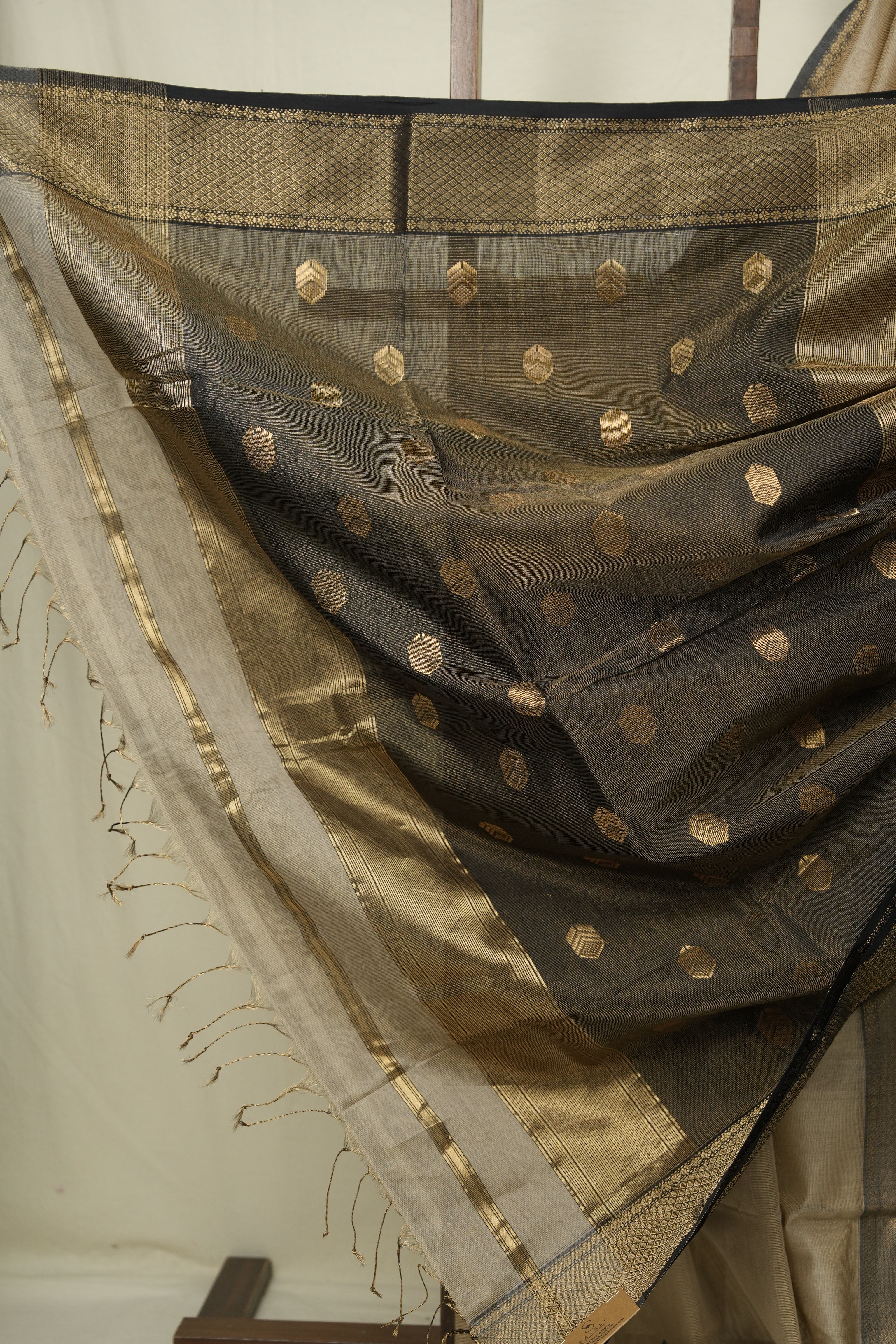 Beige Maheshwari Tissue Saree - SRBMTS752