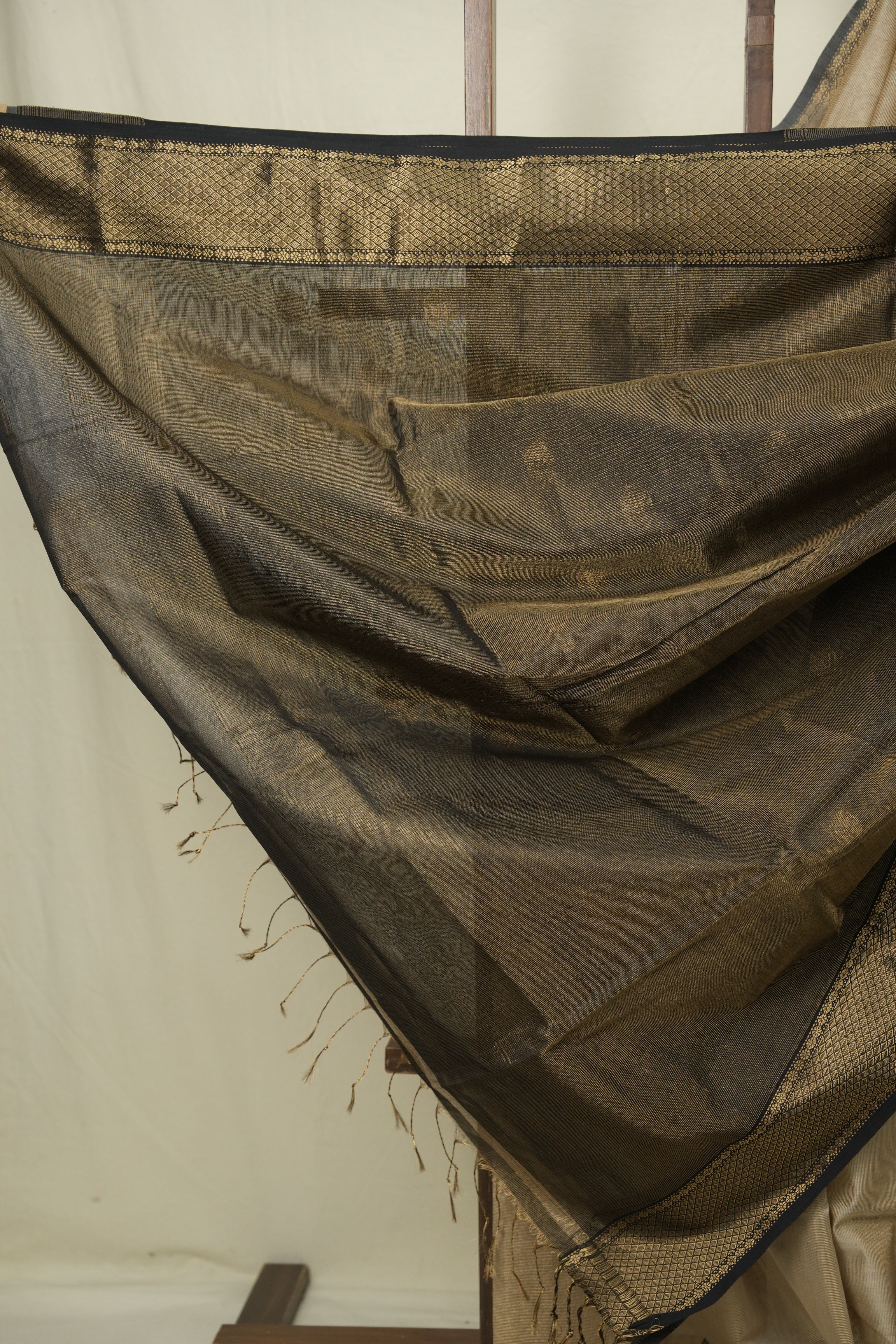 Beige Maheshwari Tissue Saree - SRBMTS752