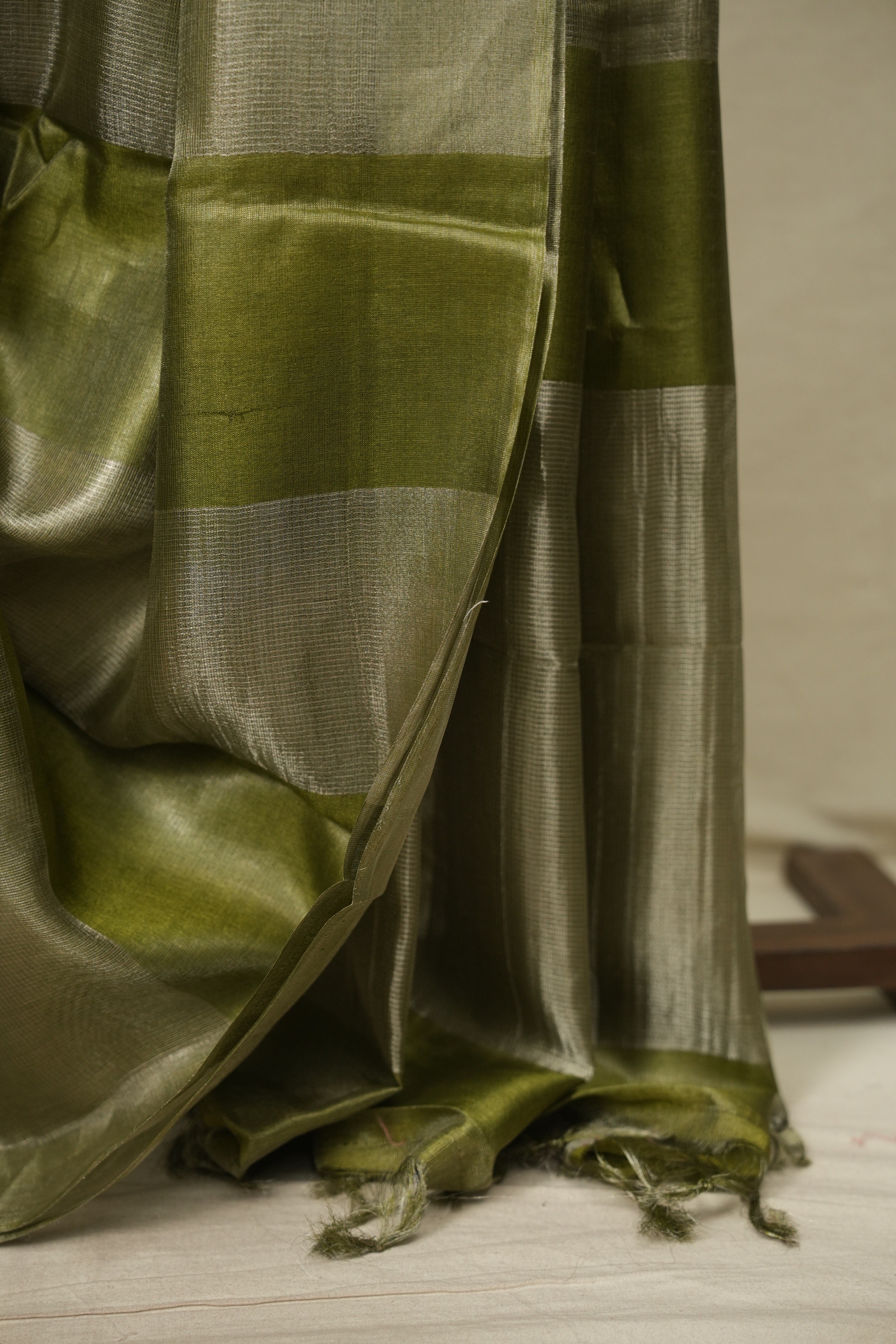 Mehendi Green Tissue Tussar Silk Saree - SRMGTTSS607