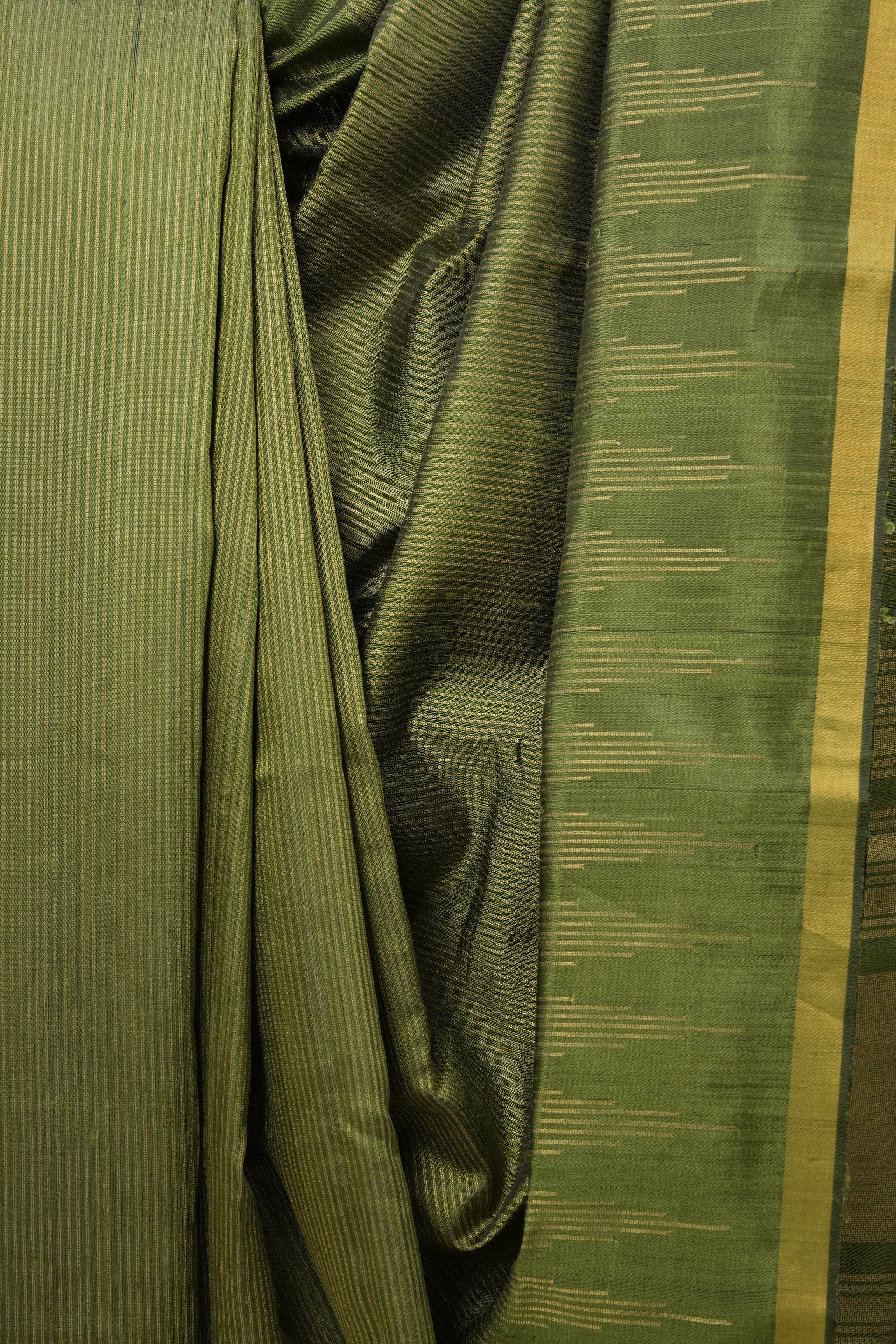 Mehendi Green Raw Silk Saree - SRMGRSS779