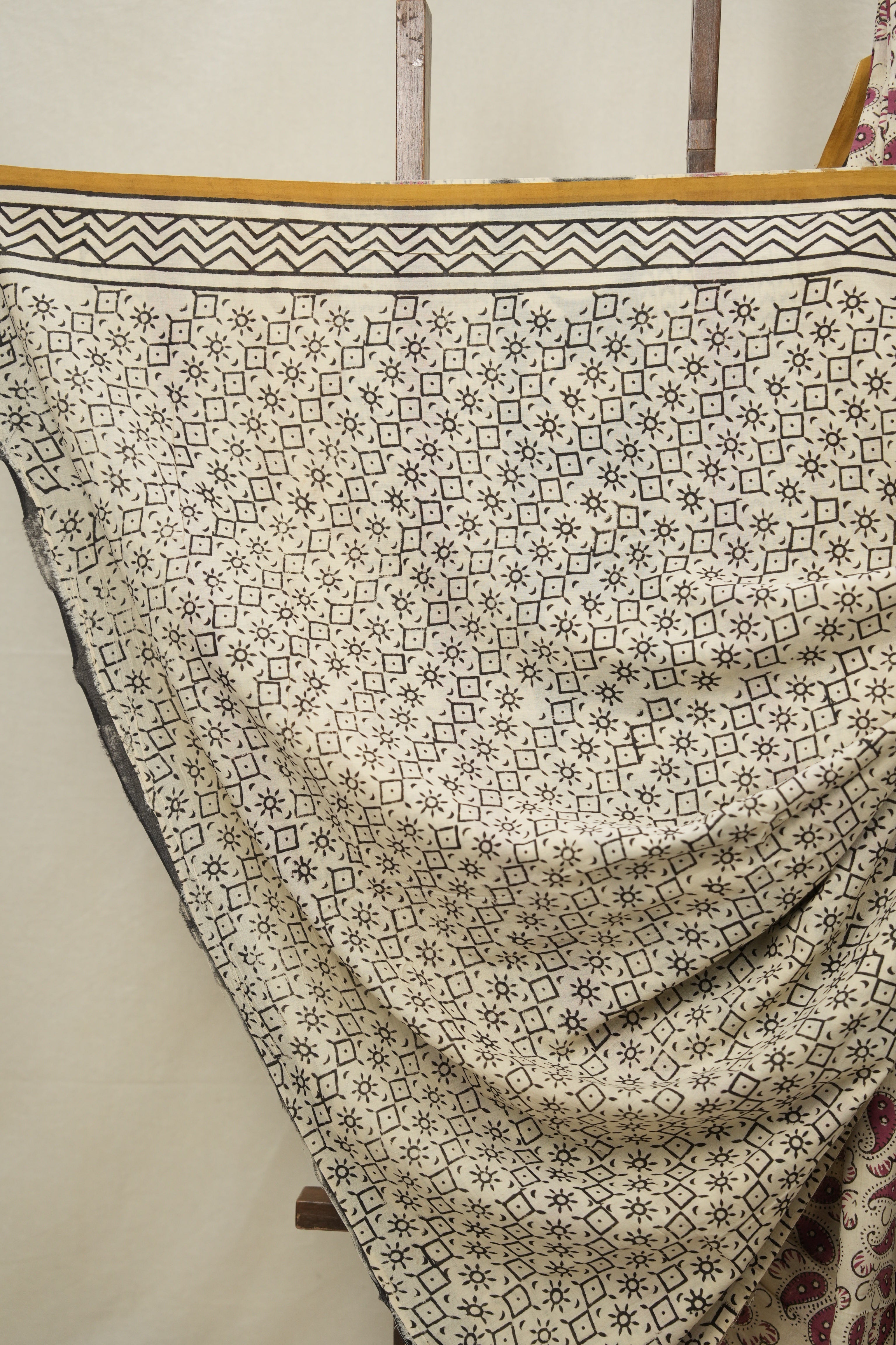 Cream HBP Cotton Saree - SRCCS3031