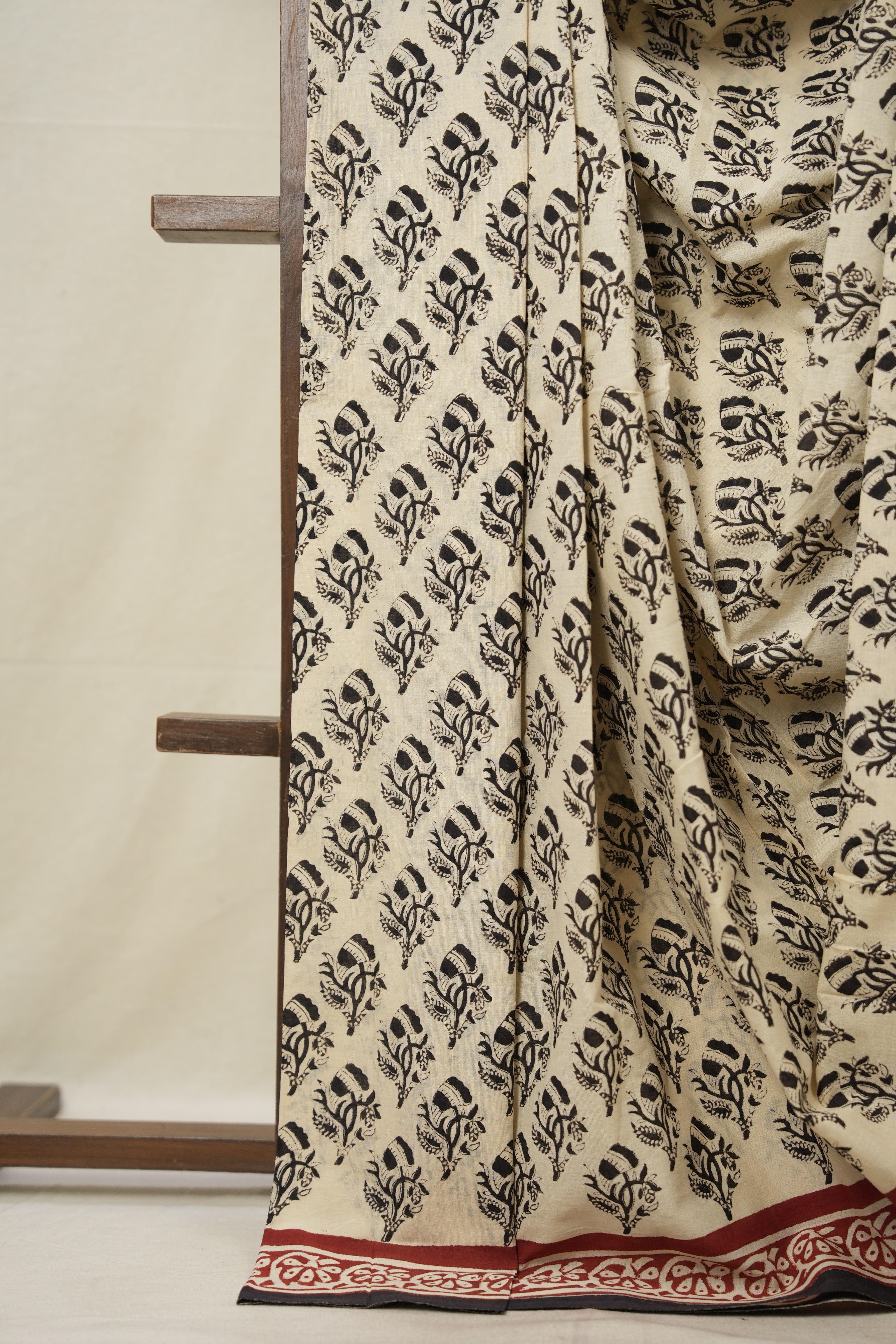 Cream HBP Cotton Saree - SRCCS3033