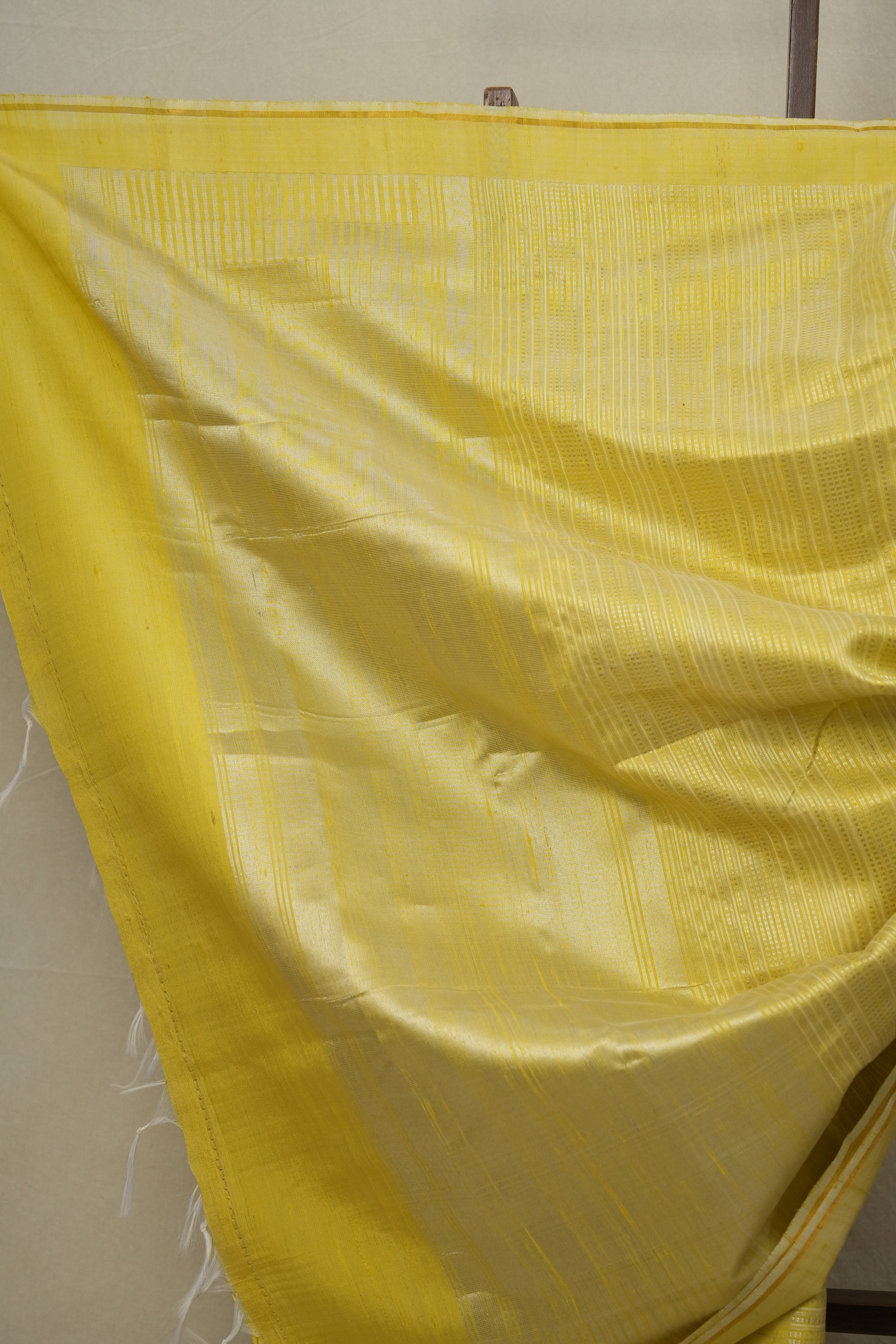 Lemon Yellow Raw Silk Saree - SRLYRSS773