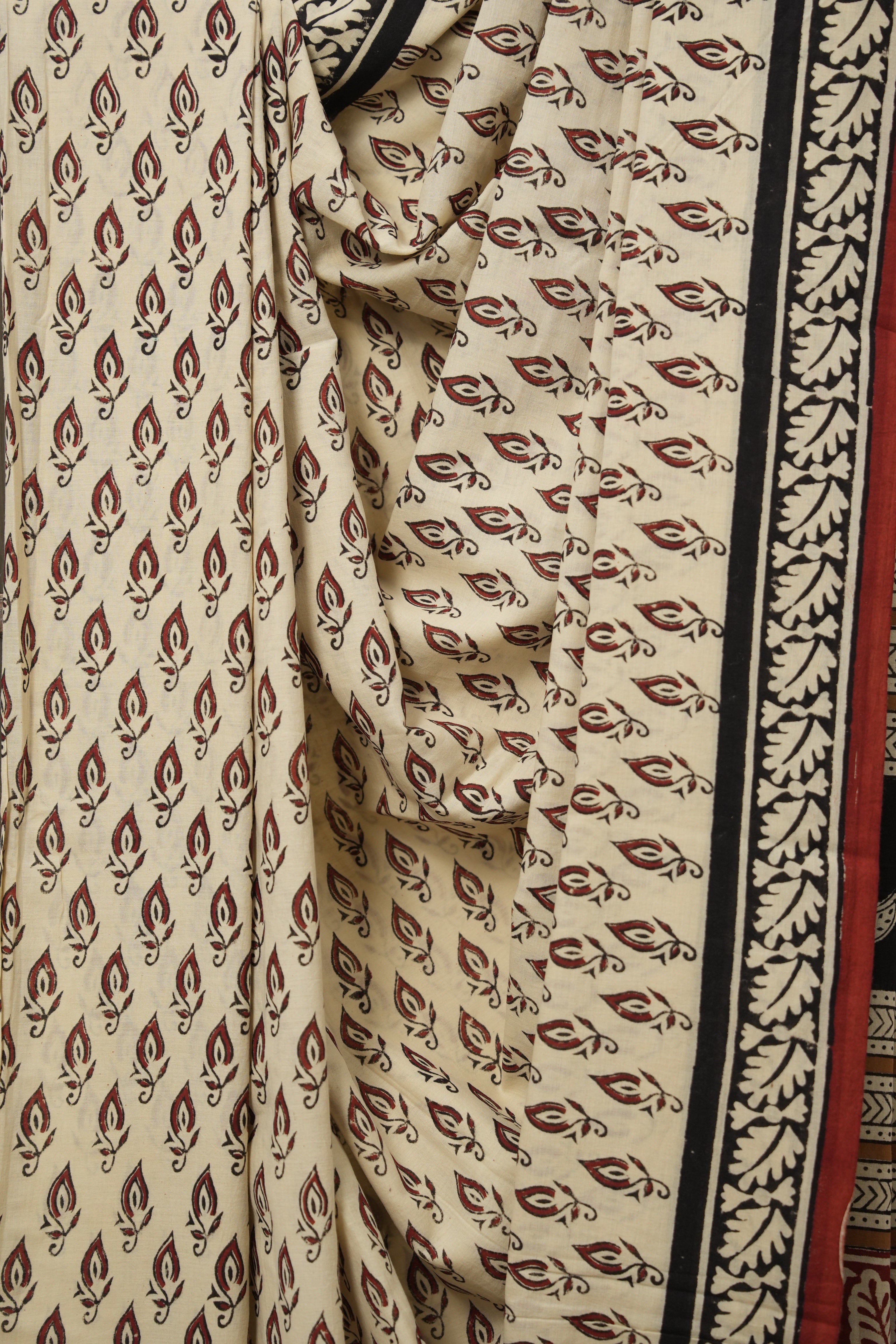 Cream HBP Cotton Saree - SRCCS3019